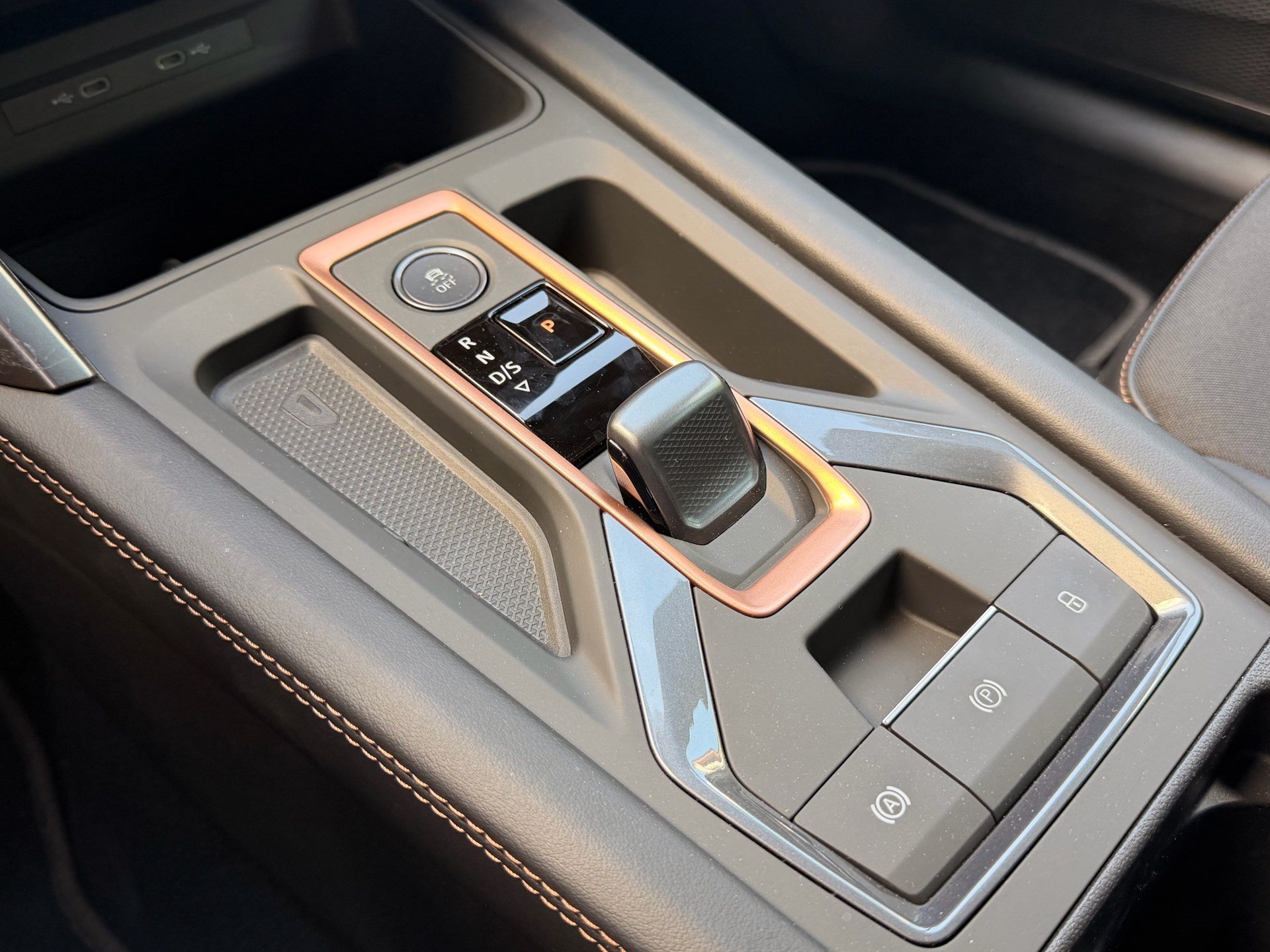 CUPRA Formentor 1.5 TSI e-Hybrid 204 PS *** 360° KAMERA & 60 MONATE WERKSGARANTIE ***-image-27
