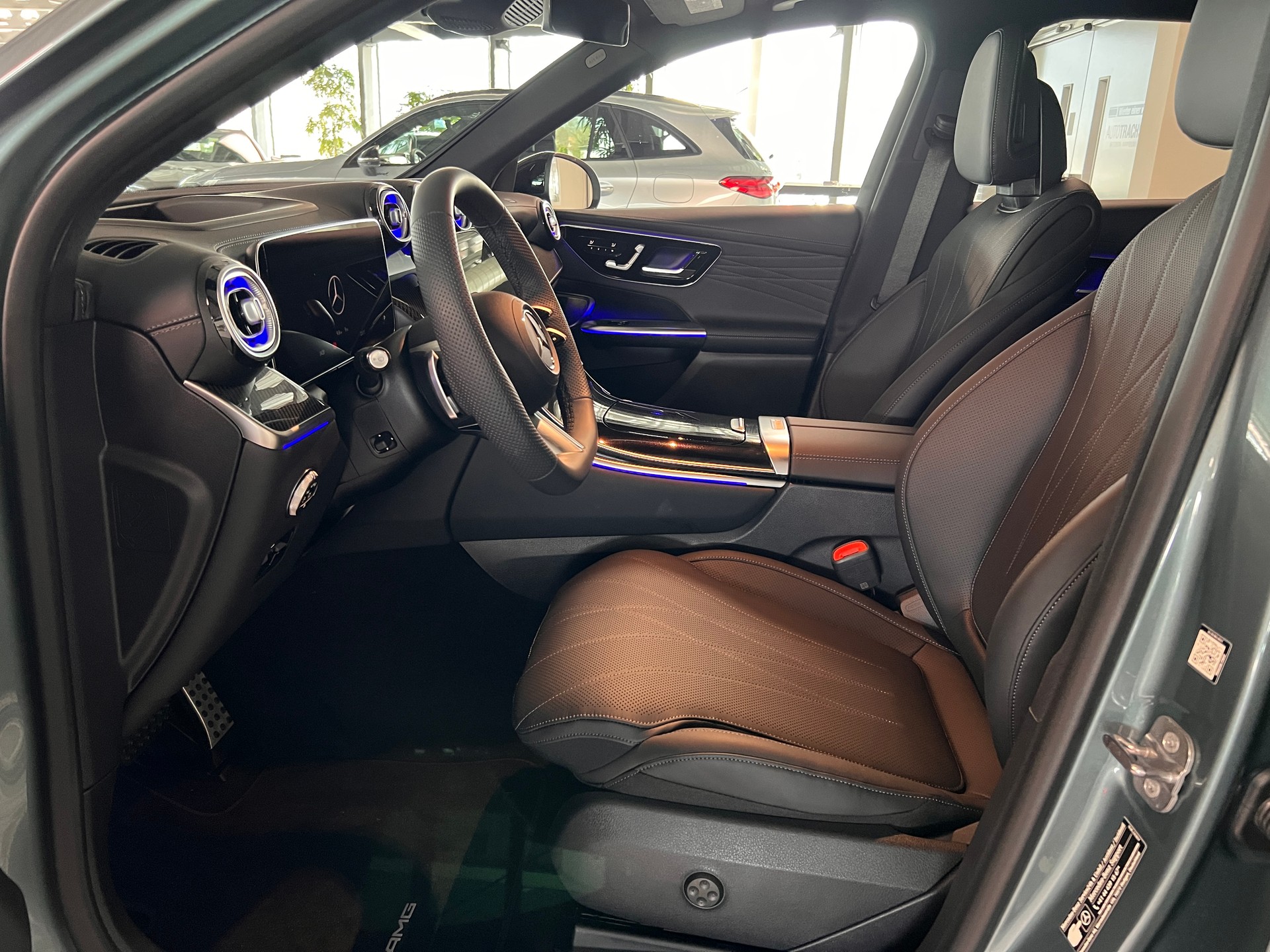 MERCEDES-BENZ GLC 400 e 4Matic EQ Star 9G-Tronic-image-9