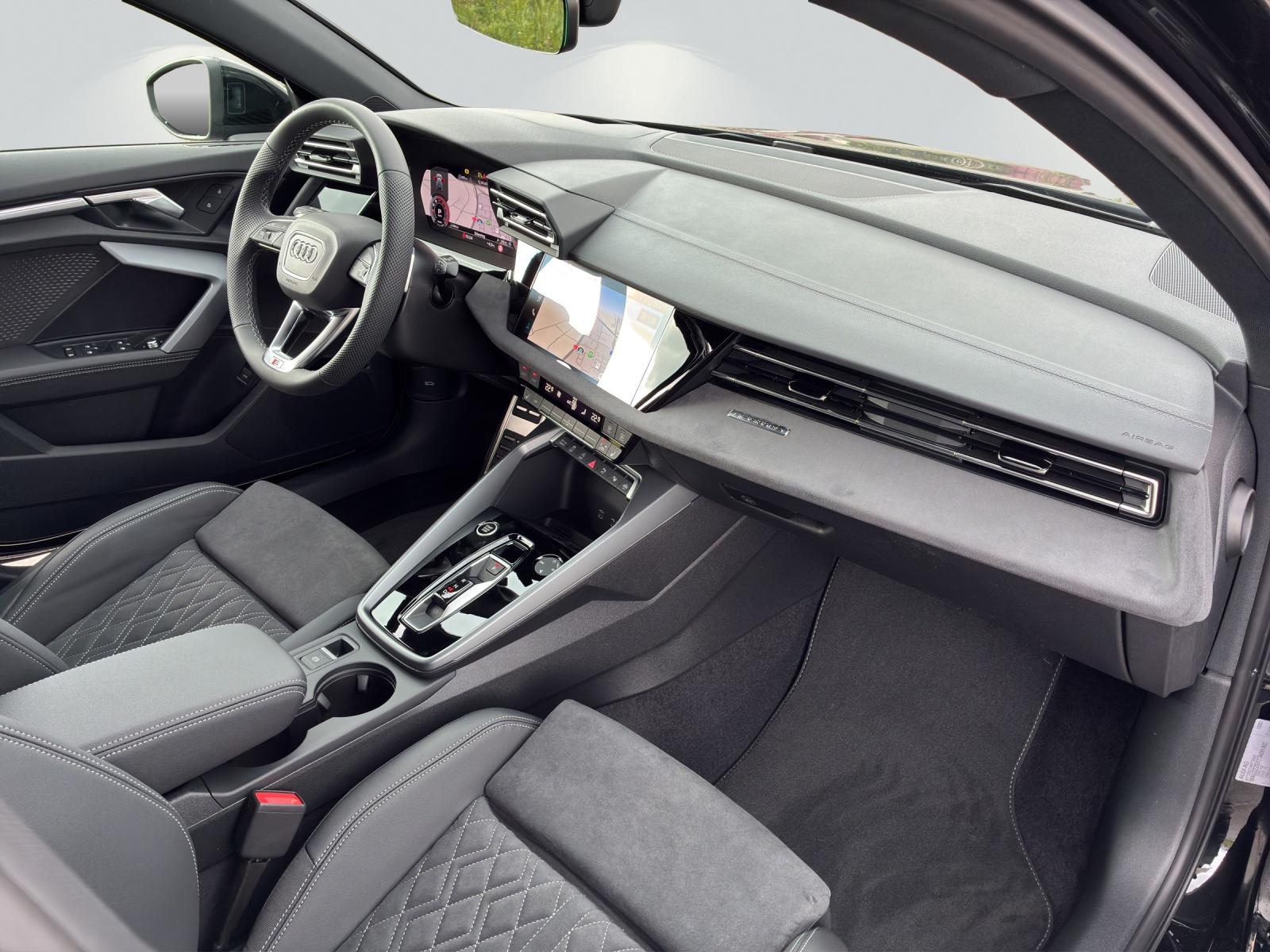 AUDI A3 Sportback TFSI 150 kW quattro S line S tronic-image-7