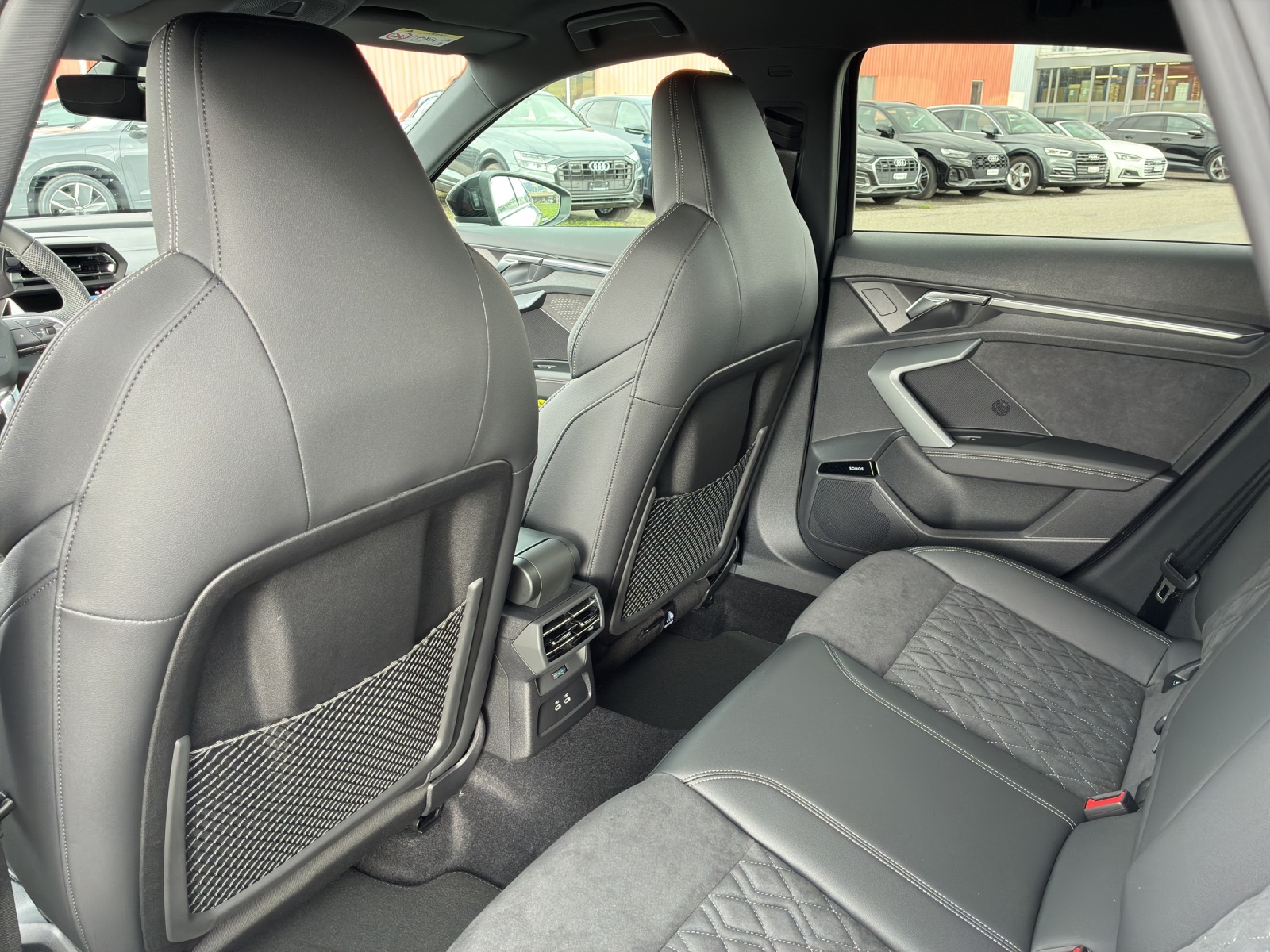 AUDI A3 Sportback TFSI 150 kW quattro S line S tronic-image-19