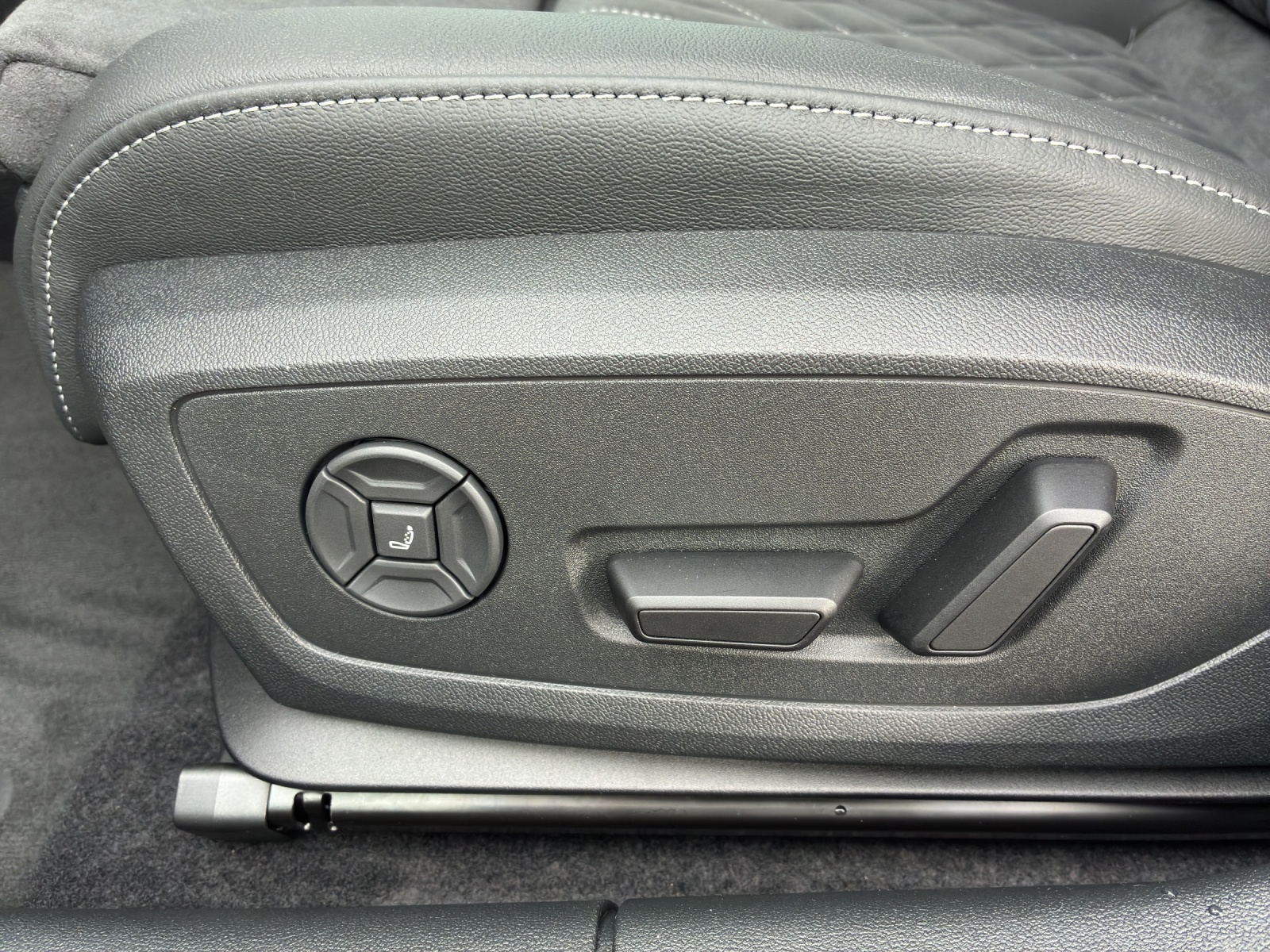 AUDI A3 Sportback TFSI 150 kW quattro S line S tronic-image-13
