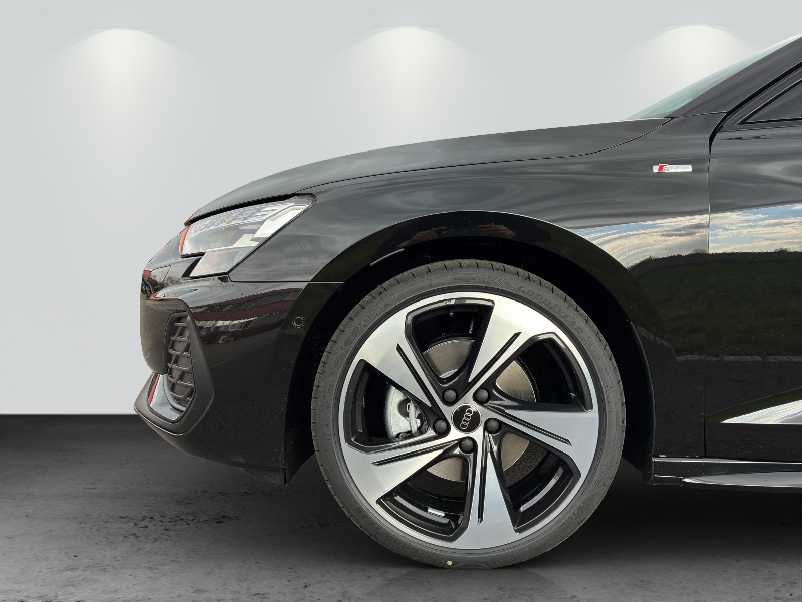 AUDI A3 Sportback TFSI 150 kW quattro S line S tronic-image-10