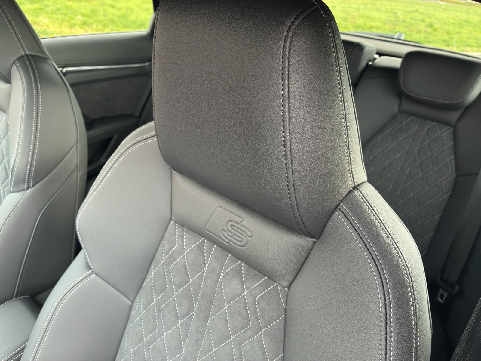 AUDI A3 Sportback TFSI 150 kW quattro S line S tronic-image-12