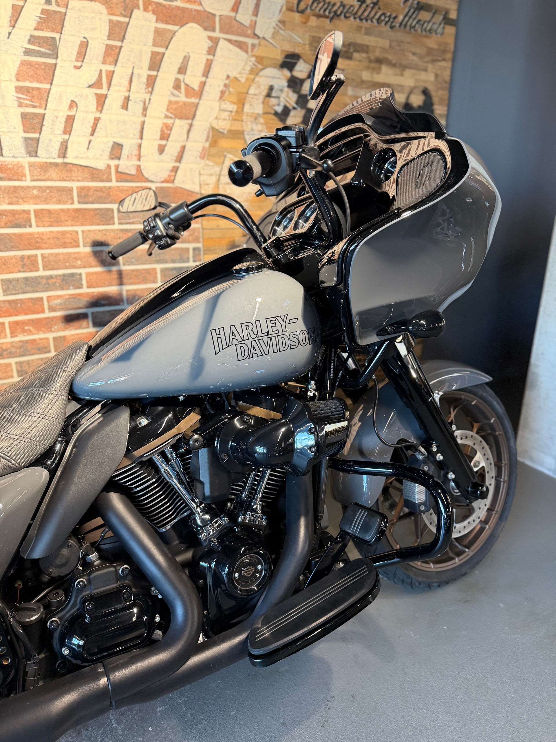 HARLEY-DAVIDSON FLTRXST Road Glide ST 117-image-11