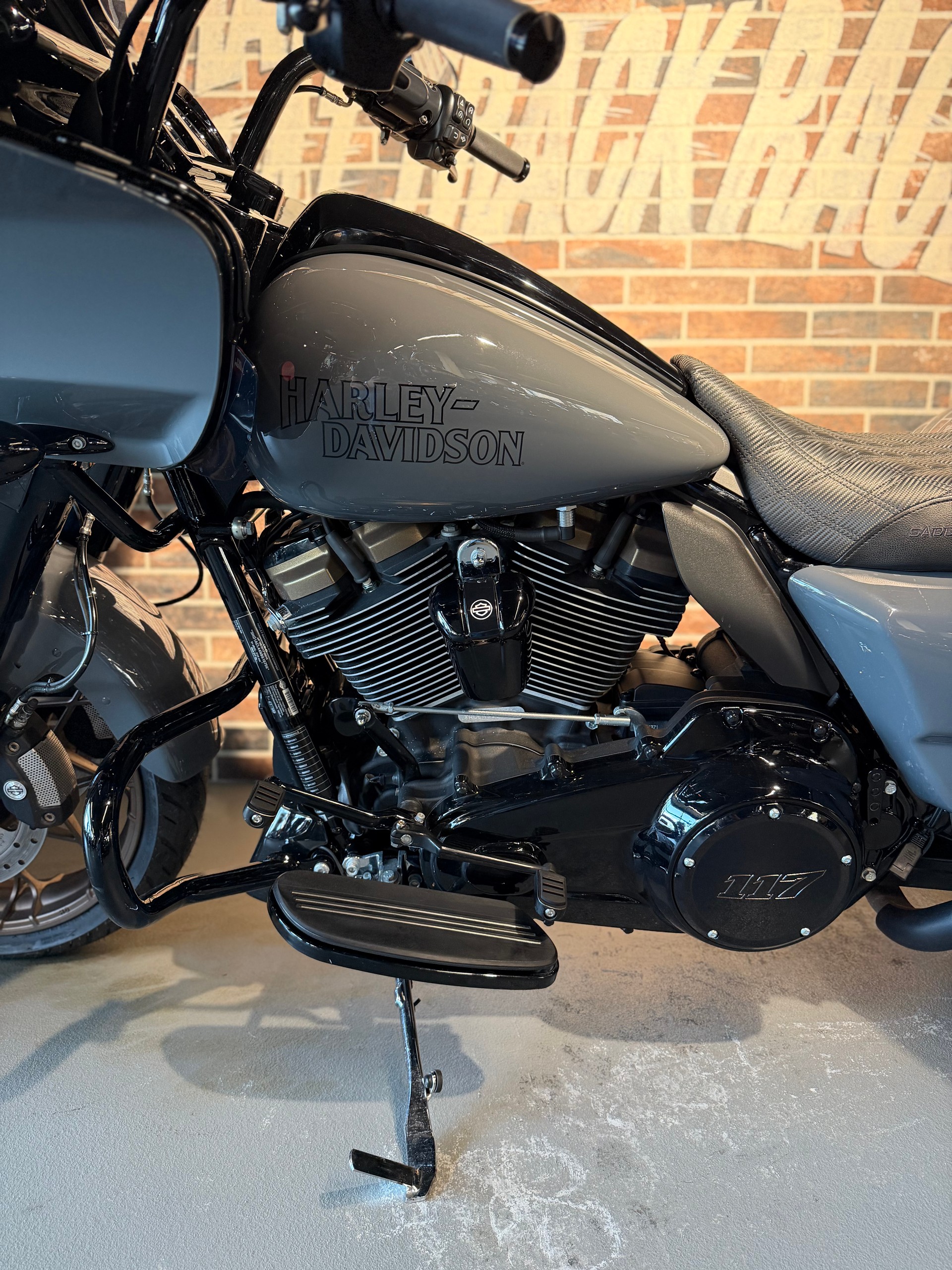 HARLEY-DAVIDSON FLTRXST Road Glide ST 117-showroom-element-2