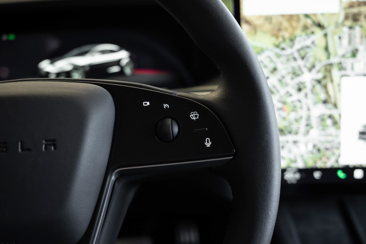 TESLA Model S 100 kWh Plaid-image-32