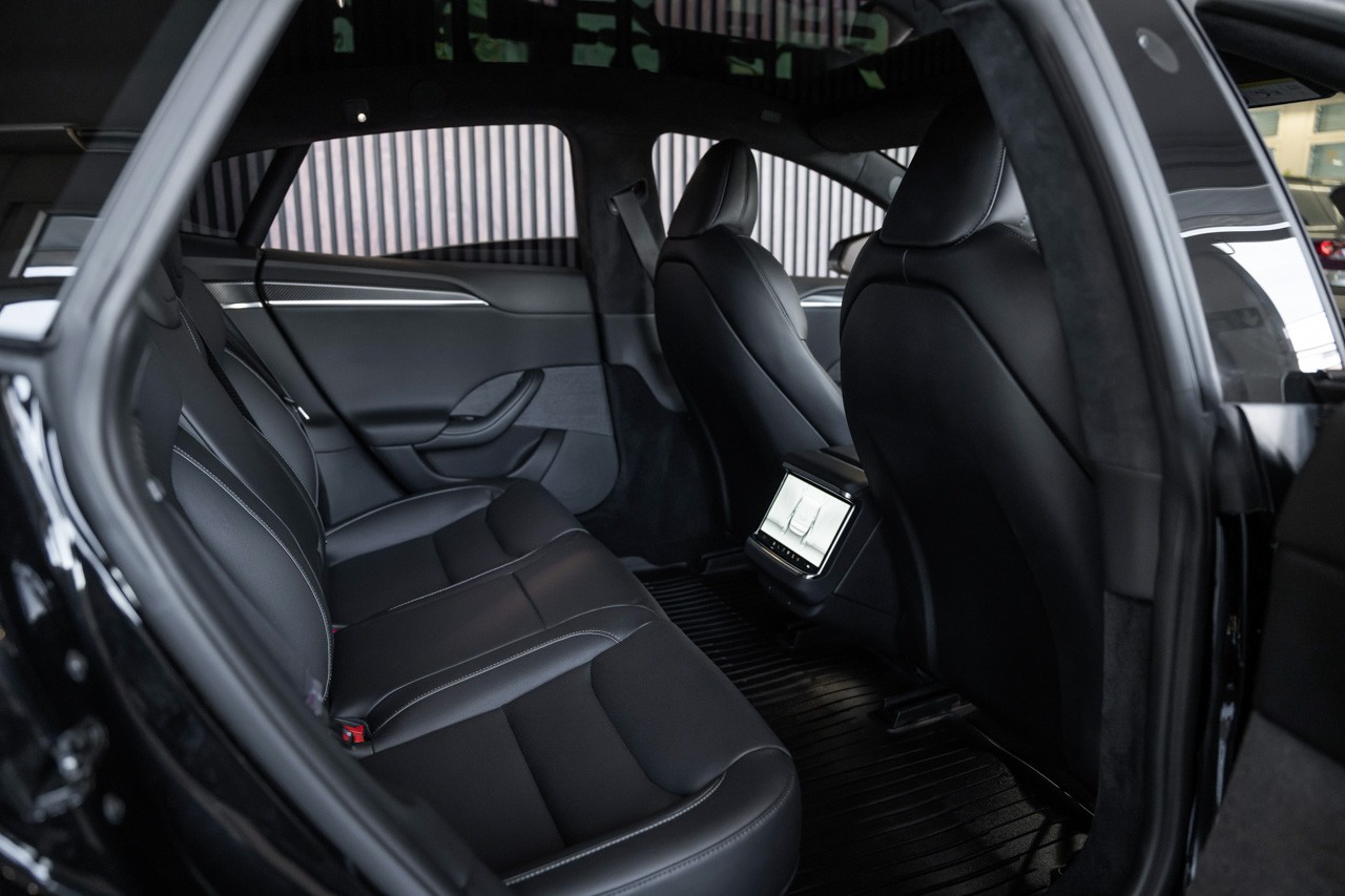 TESLA Model S 100 kWh Plaid-image-19