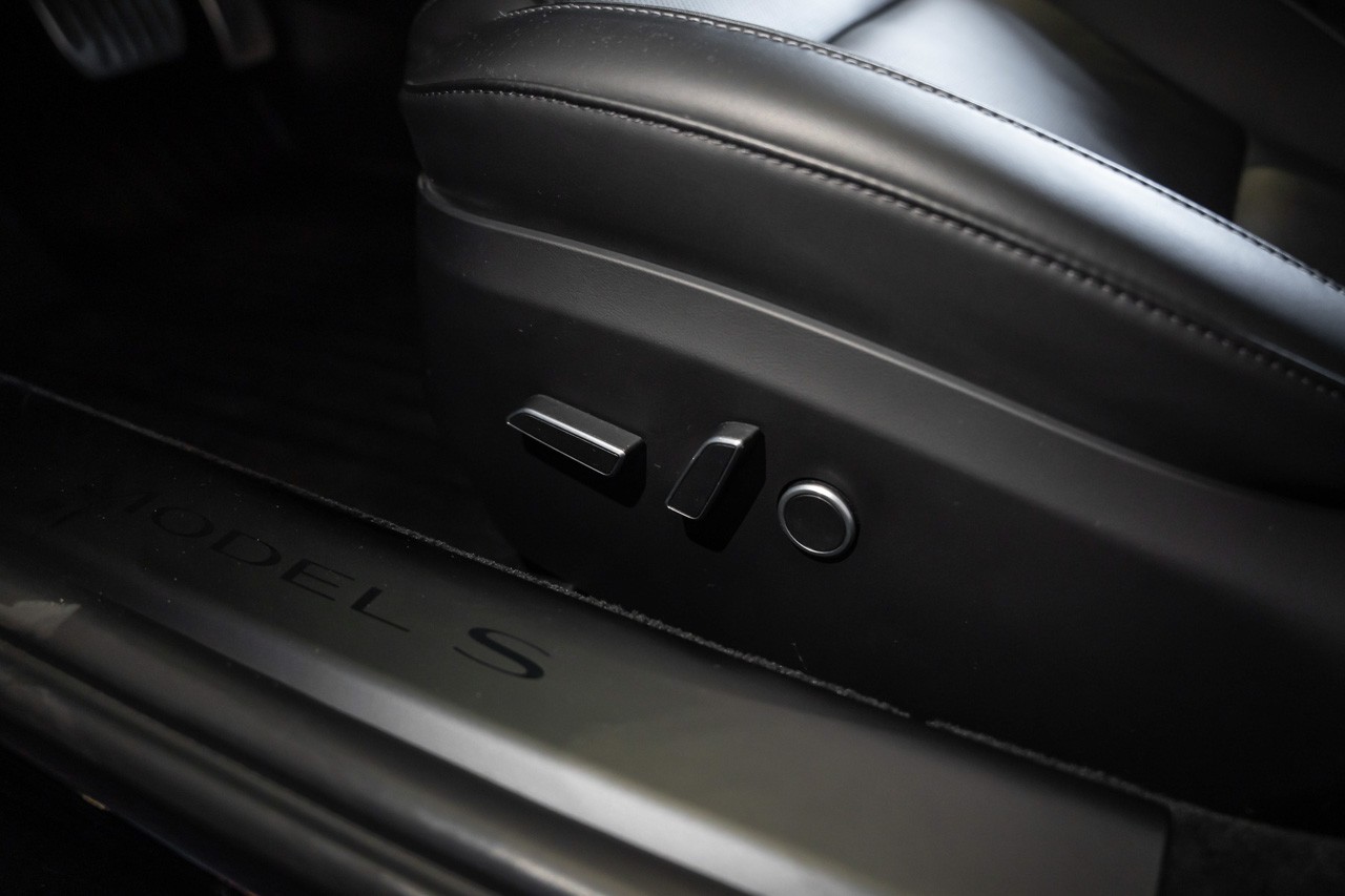 TESLA Model S 100 kWh Plaid-image-29