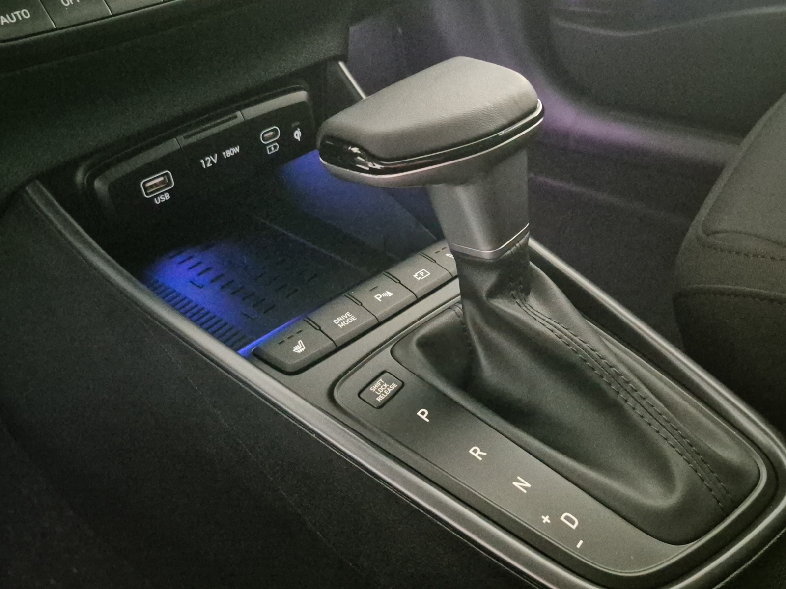 HYUNDAI i20 1.0 T-GDi Vertex-image-15