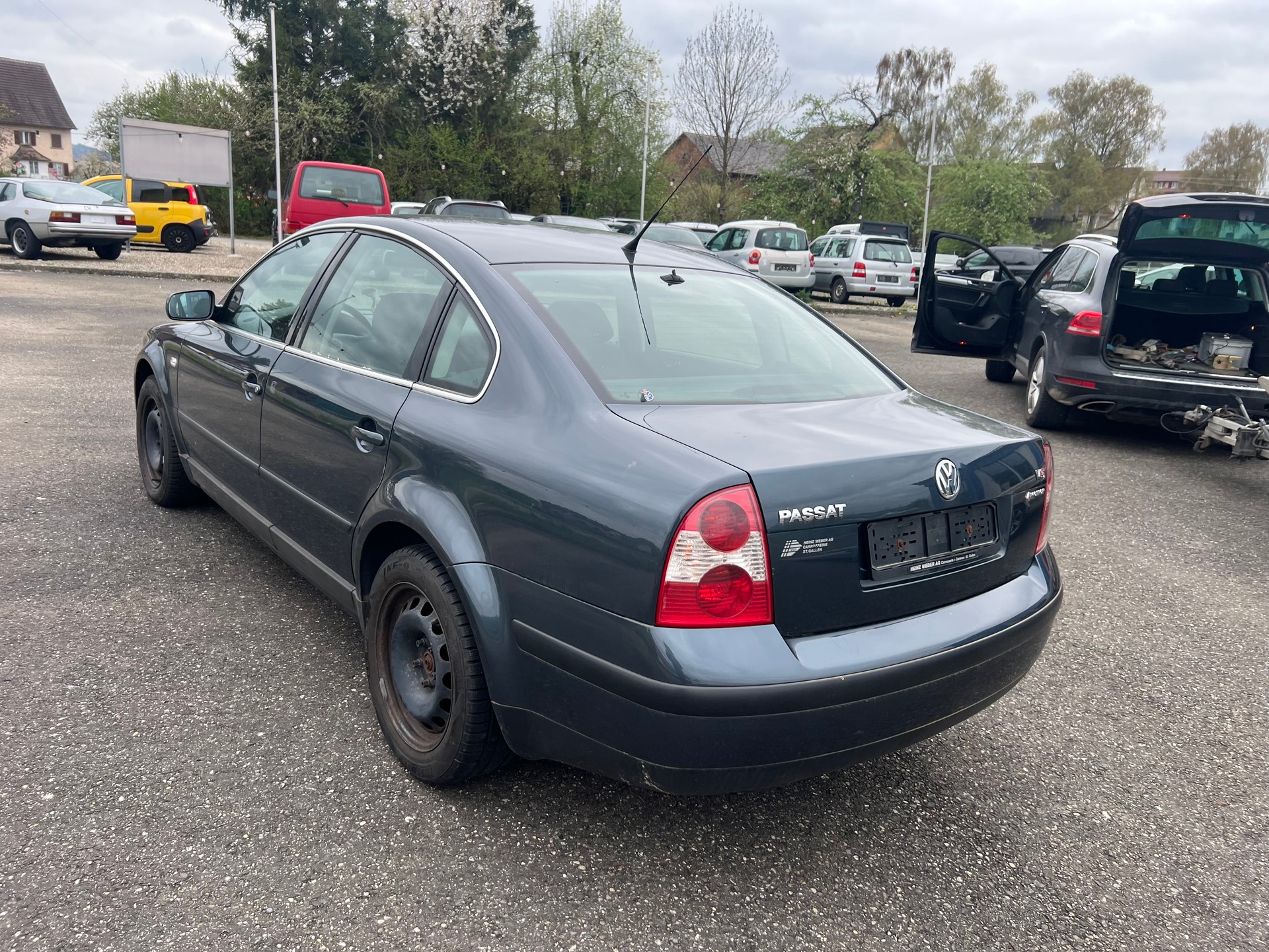 VW Passat 2.3 V5 4Motion Trendline-image-4
