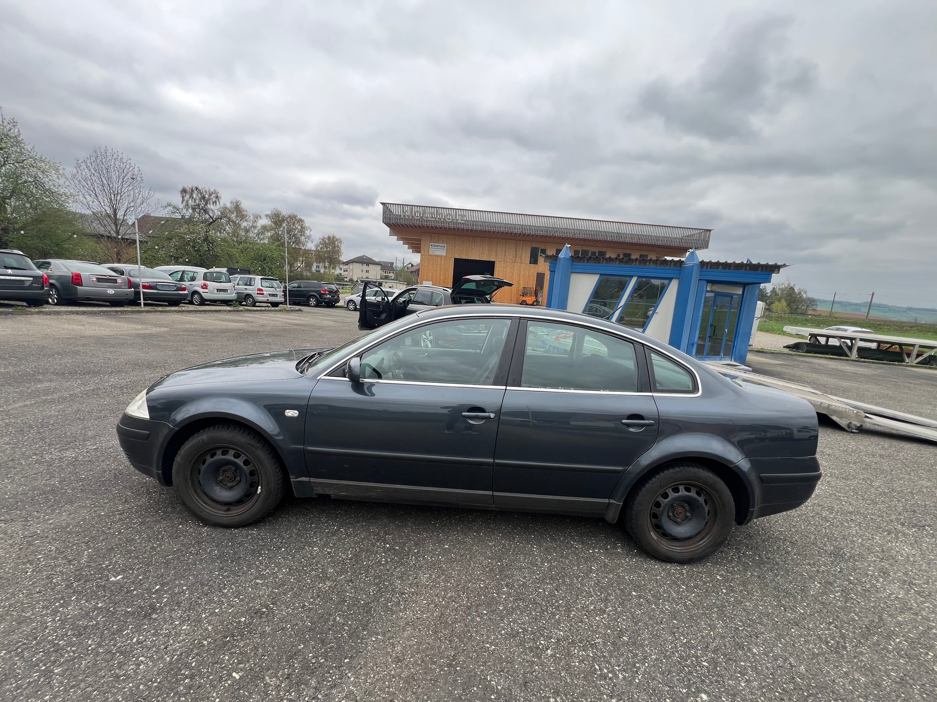 VW Passat 2.3 V5 4Motion Trendline-image-3