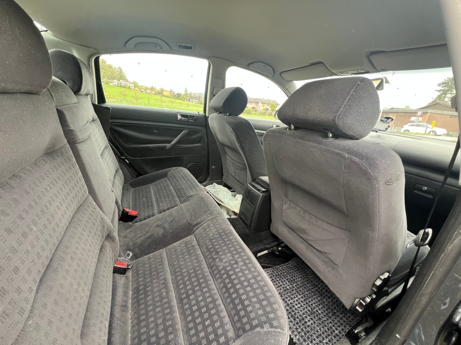 VW Passat 2.3 V5 4Motion Trendline-image-11