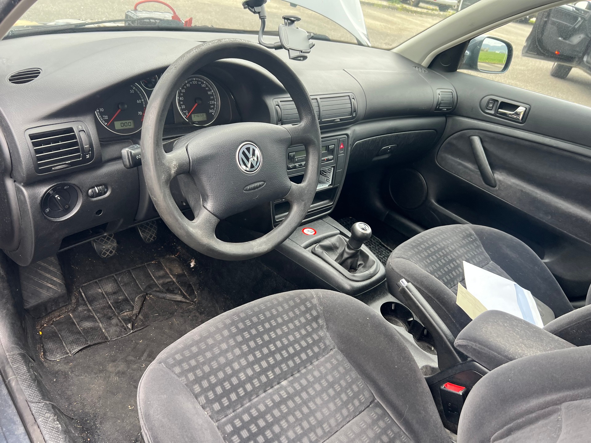 VW Passat 2.3 V5 4Motion Trendline-image-8