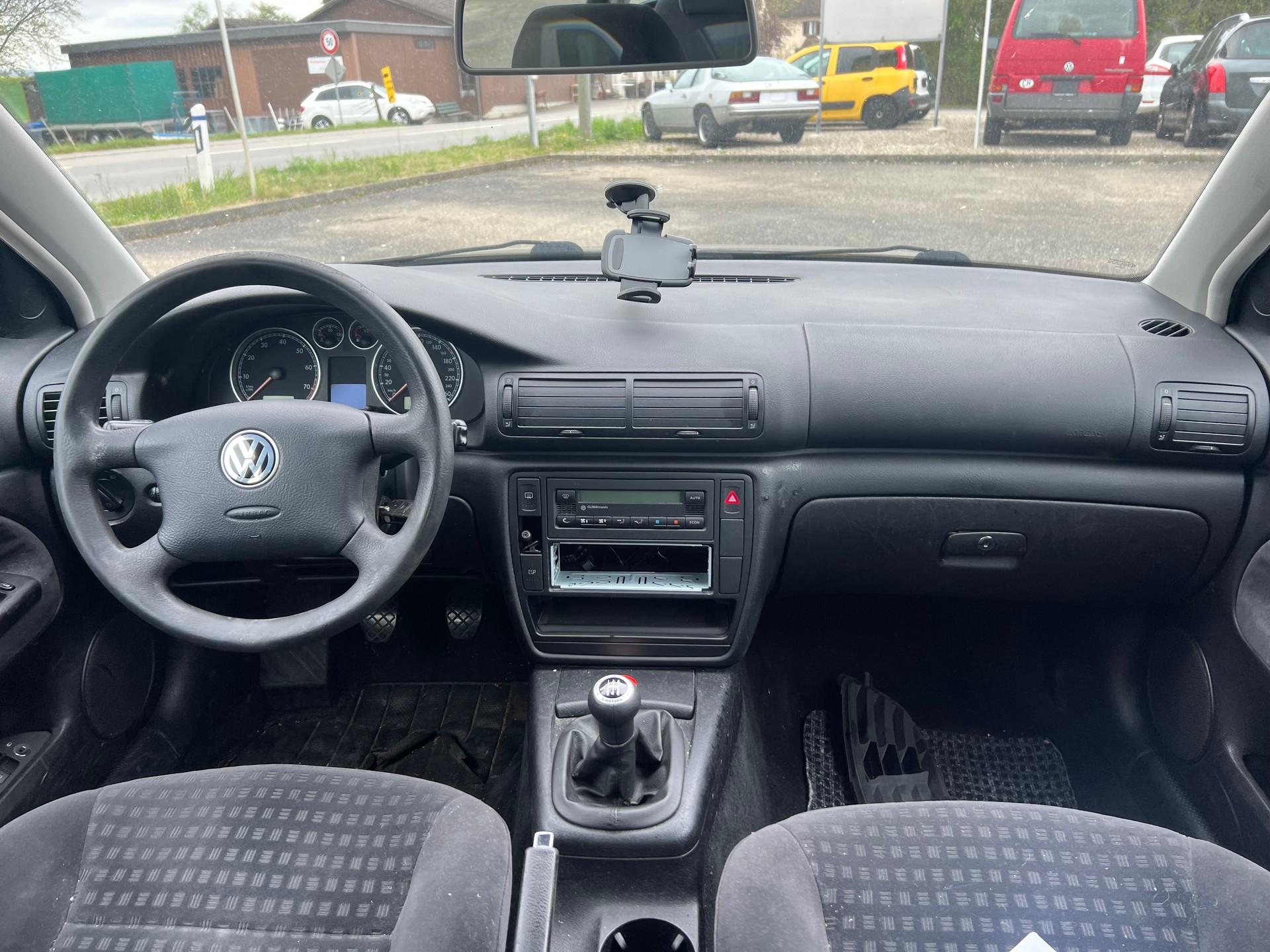 VW Passat 2.3 V5 4Motion Trendline-image-9
