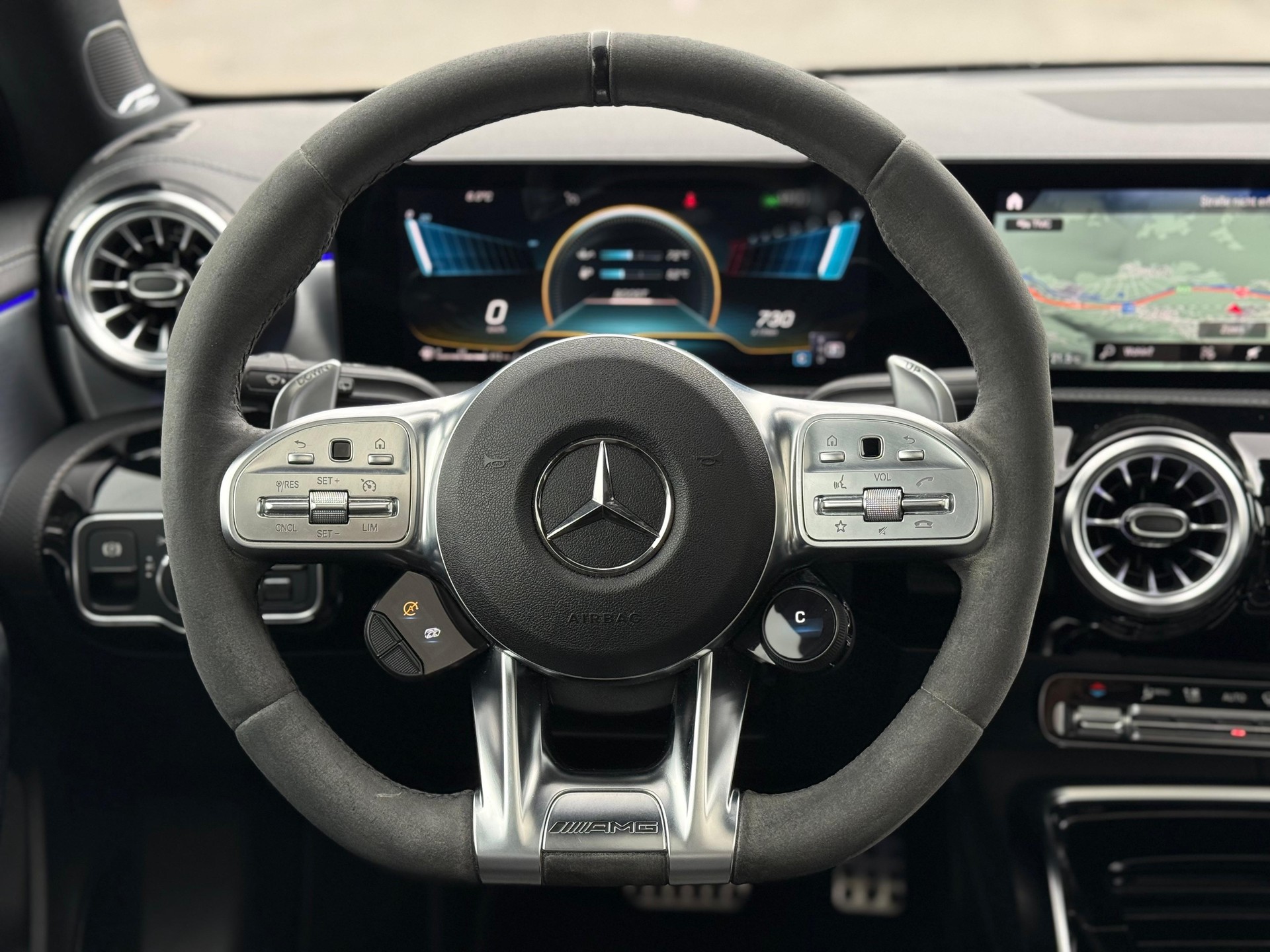 MERCEDES-BENZ A 45 S AMG 4matic+ Performance Sitze-image-16