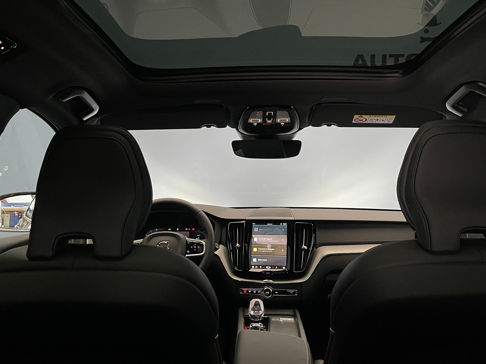 VOLVO XC60 2.0 T6 TE Ultra Dark eAWD-image-6