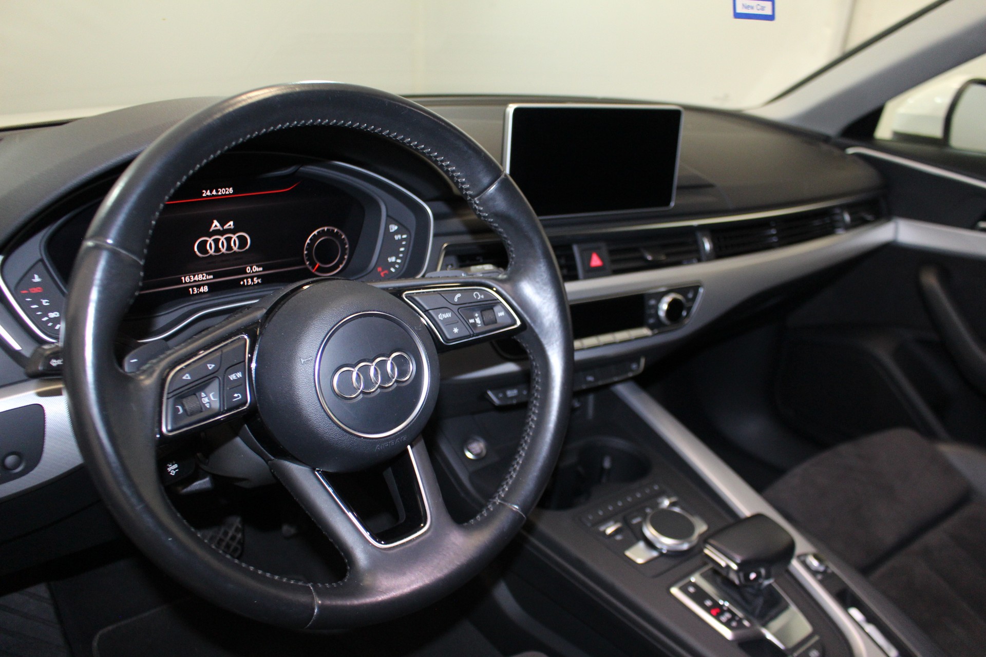 AUDI A4 Avant 2.0 TFSI 190 ultra Sport S-Tronic-image-11