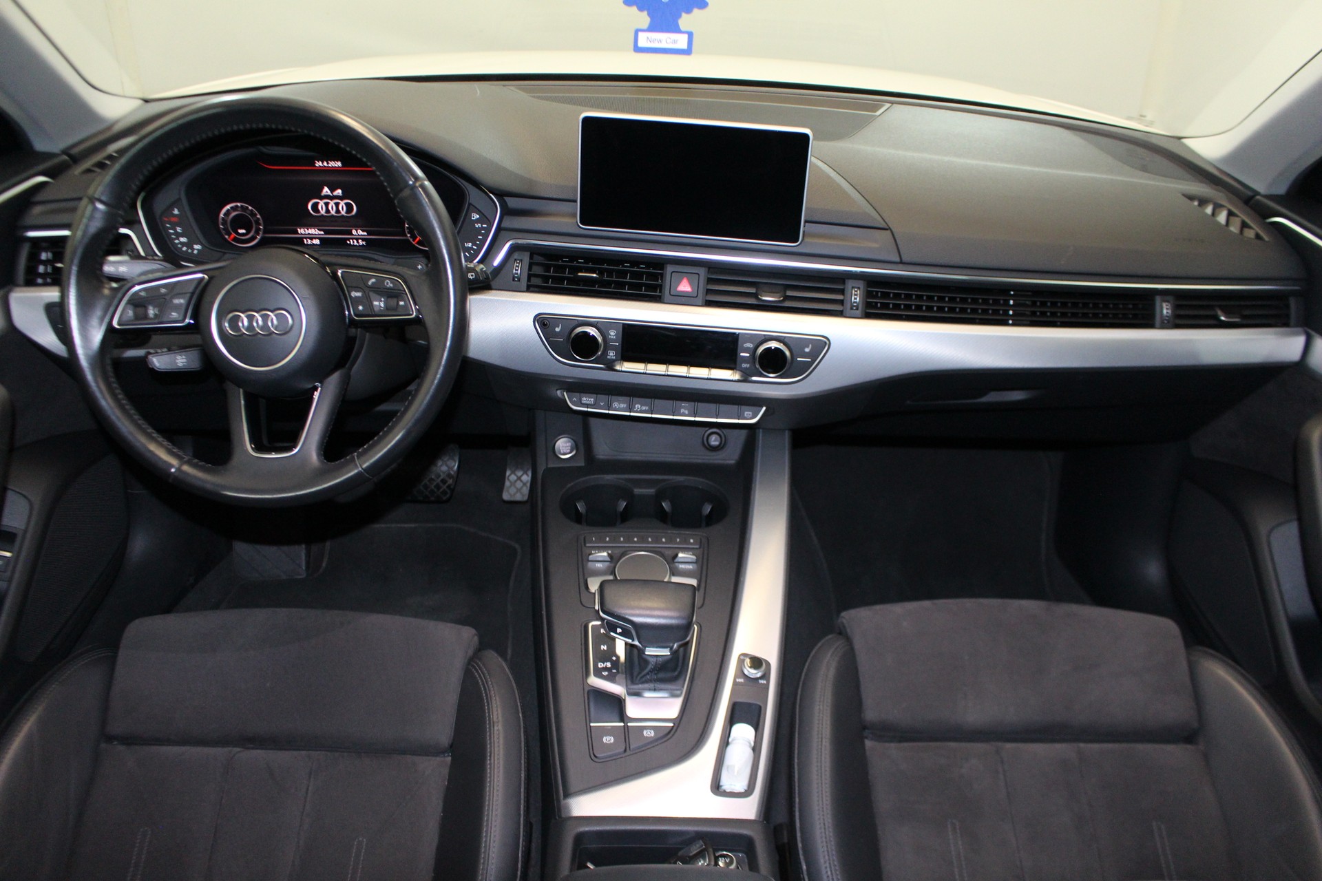 AUDI A4 Avant 2.0 TFSI 190 ultra Sport S-Tronic-image-12