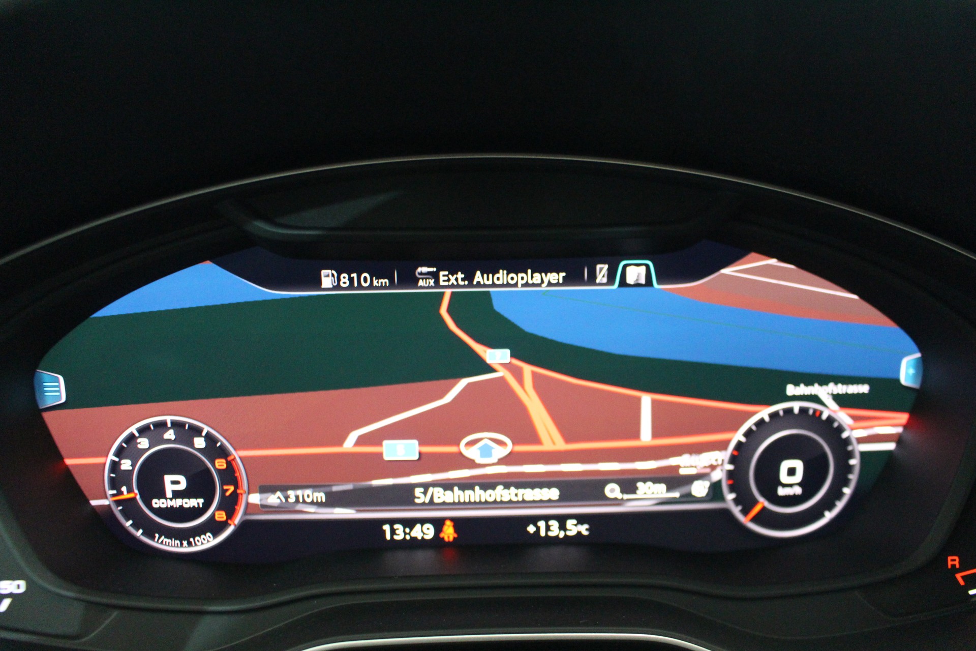 AUDI A4 Avant 2.0 TFSI 190 ultra Sport S-Tronic-image-15