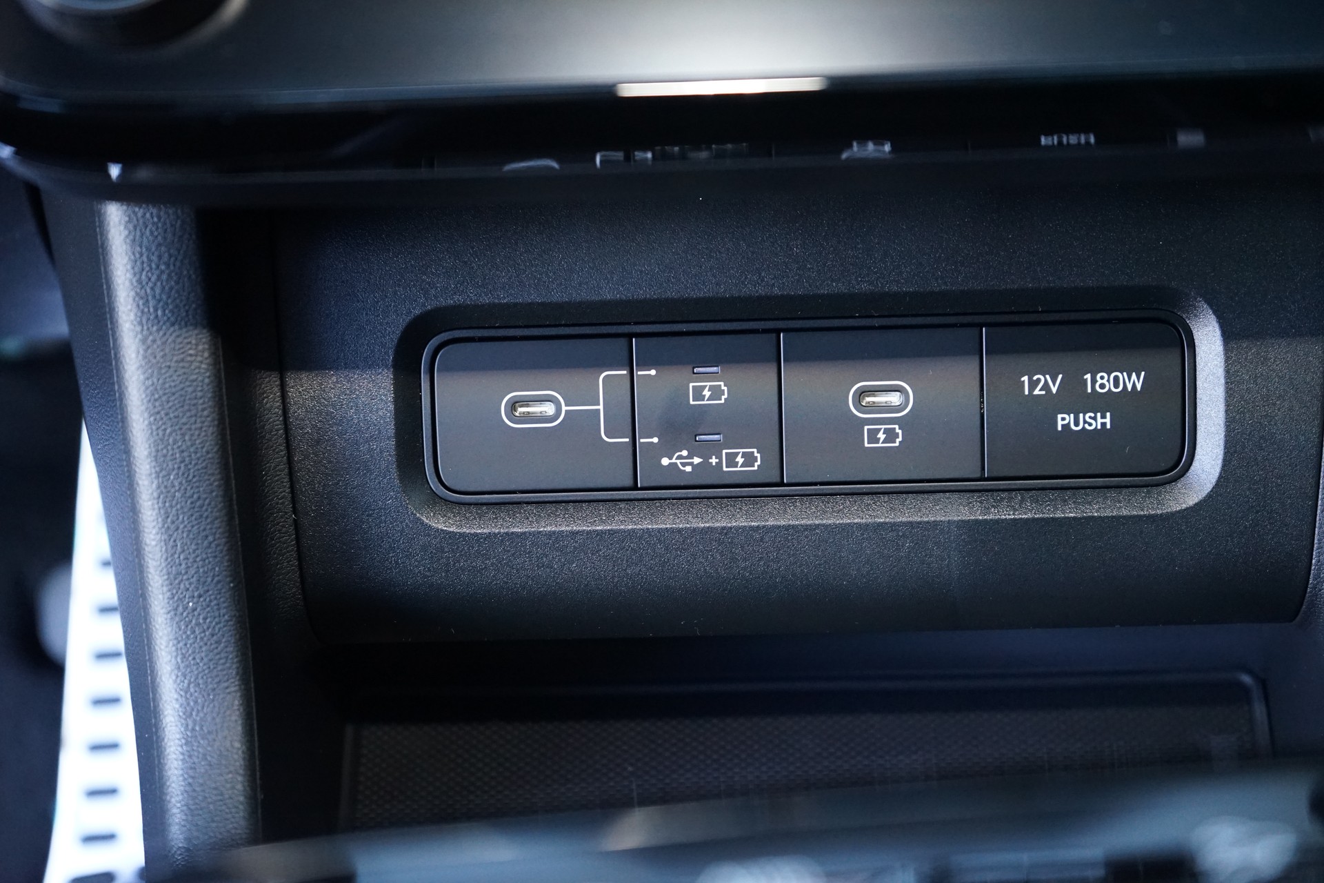 HYUNDAI Kona 1.6 GDi HEV N-Line LUX-image-16