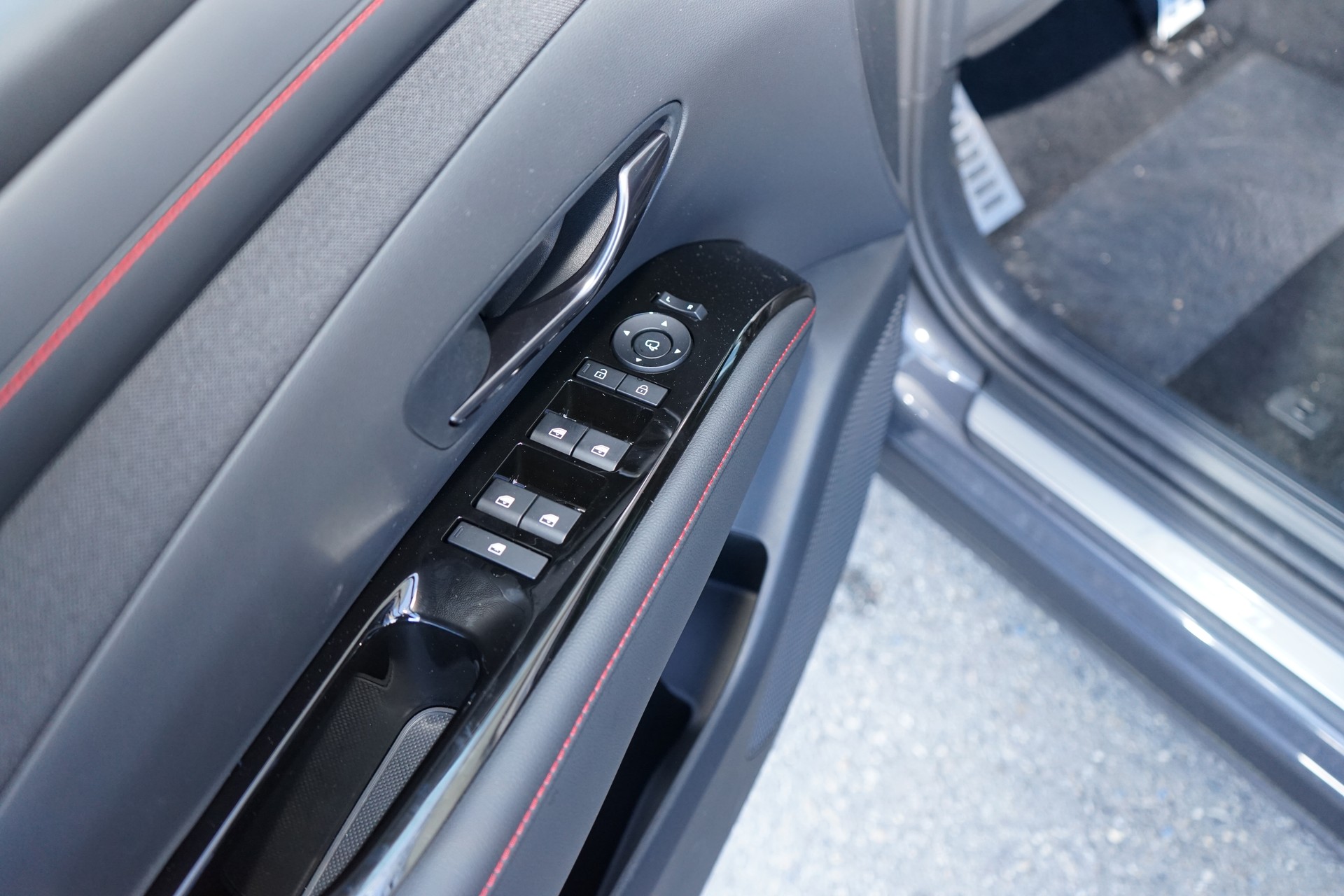 HYUNDAI Kona 1.6 GDi HEV N-Line LUX-image-14