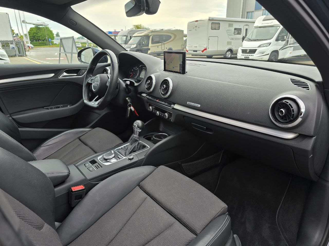AUDI A3 Sportback 2.0 TFSI quattro S-tronic-image-16