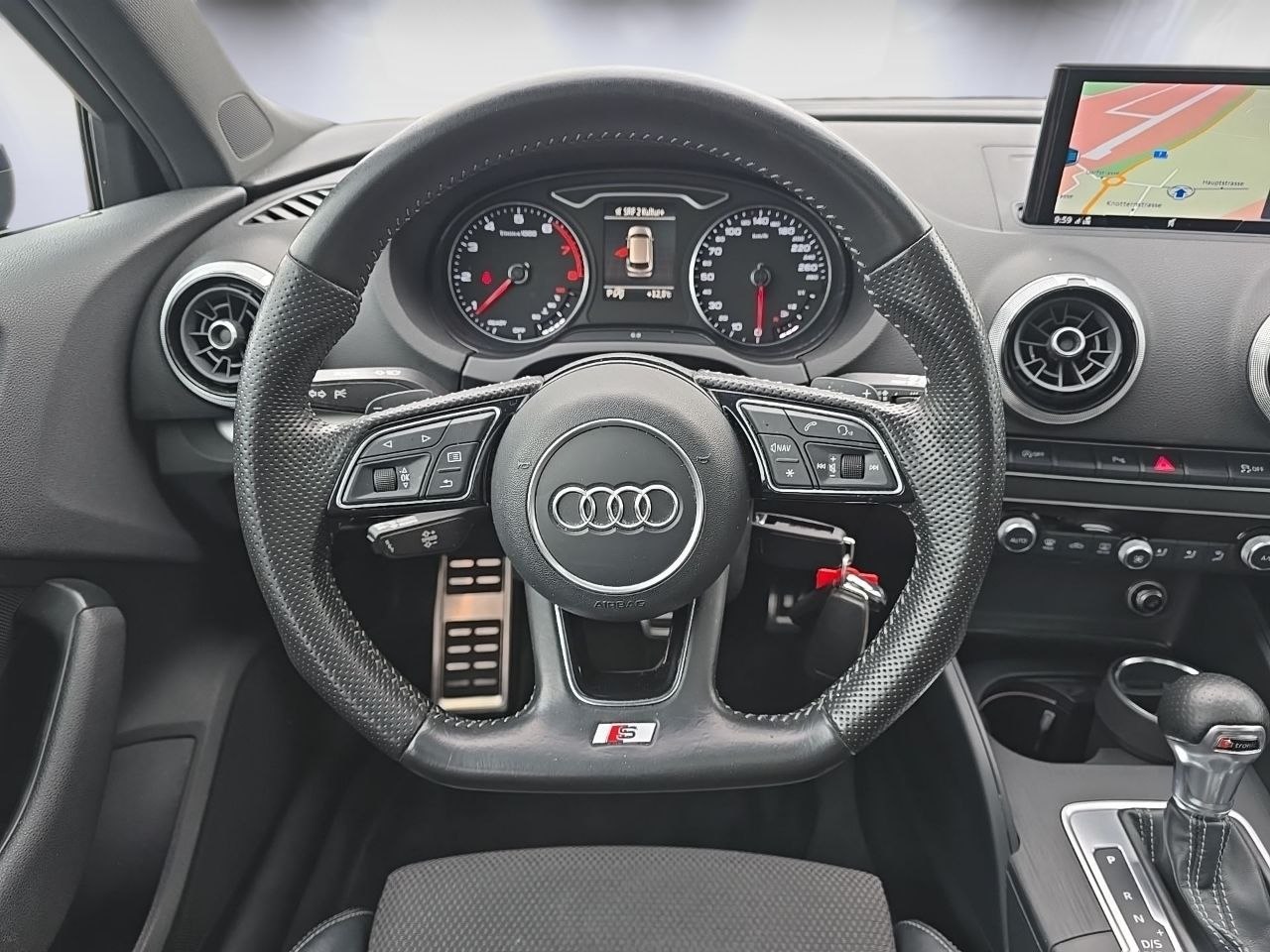 AUDI A3 Sportback 2.0 TFSI quattro S-tronic-image-11