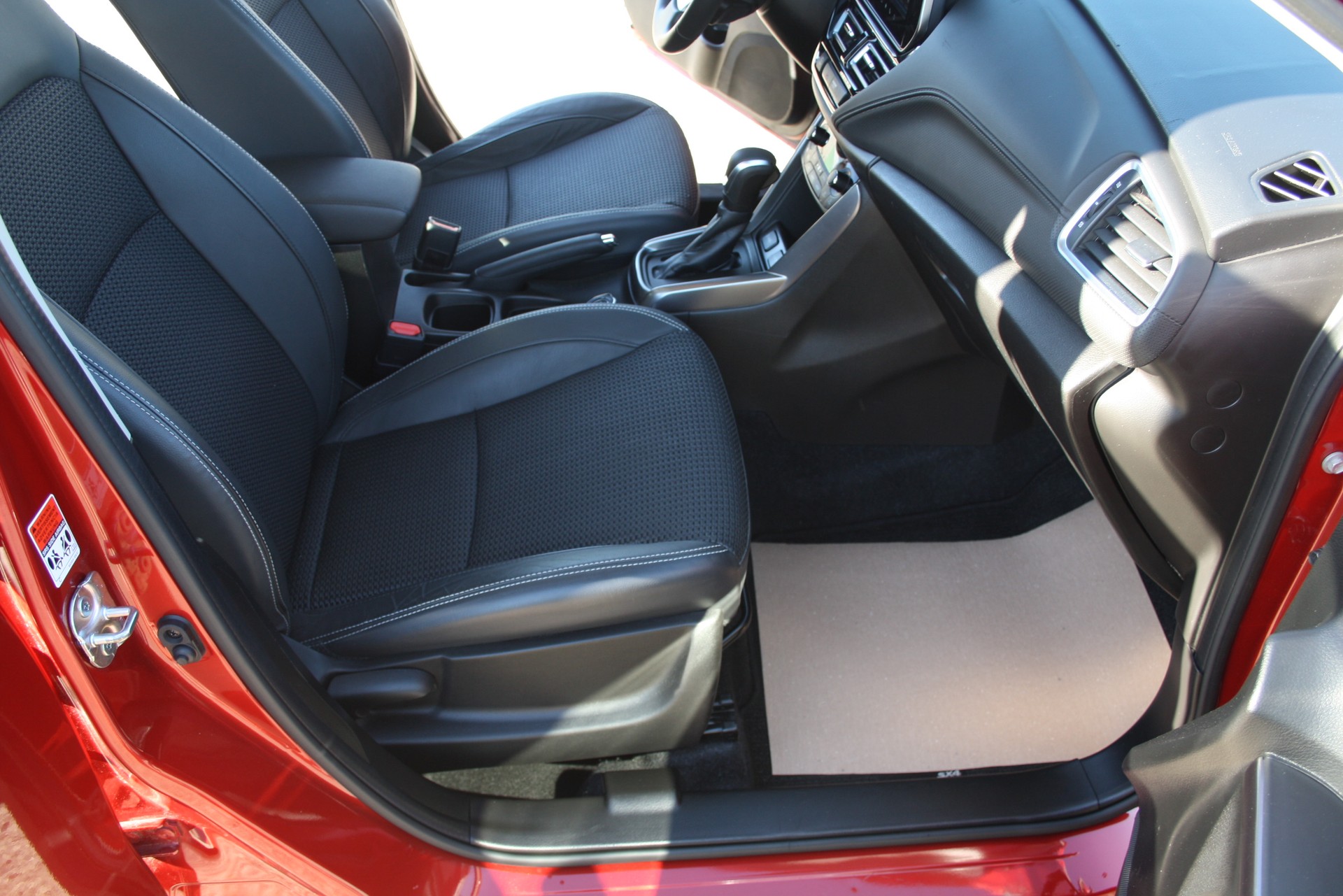 SUZUKI S-Cross 1.5 Compact Top Hybrid-image-13