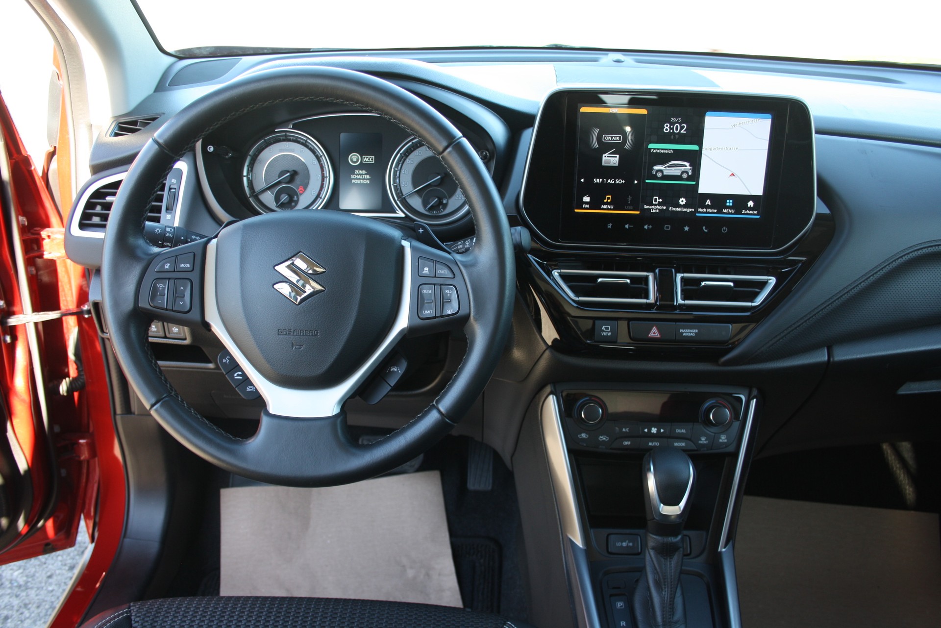 SUZUKI S-Cross 1.5 Compact Top Hybrid-image-8