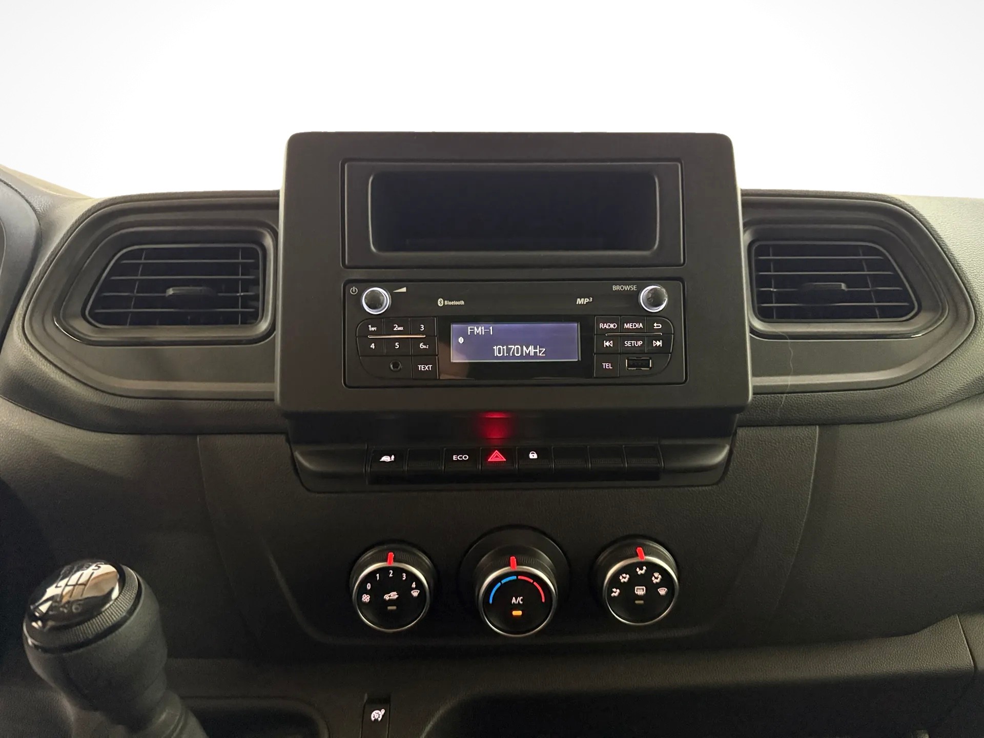 RENAULT Master T35 2.3 Blue dCi 135 L2H2-image-16