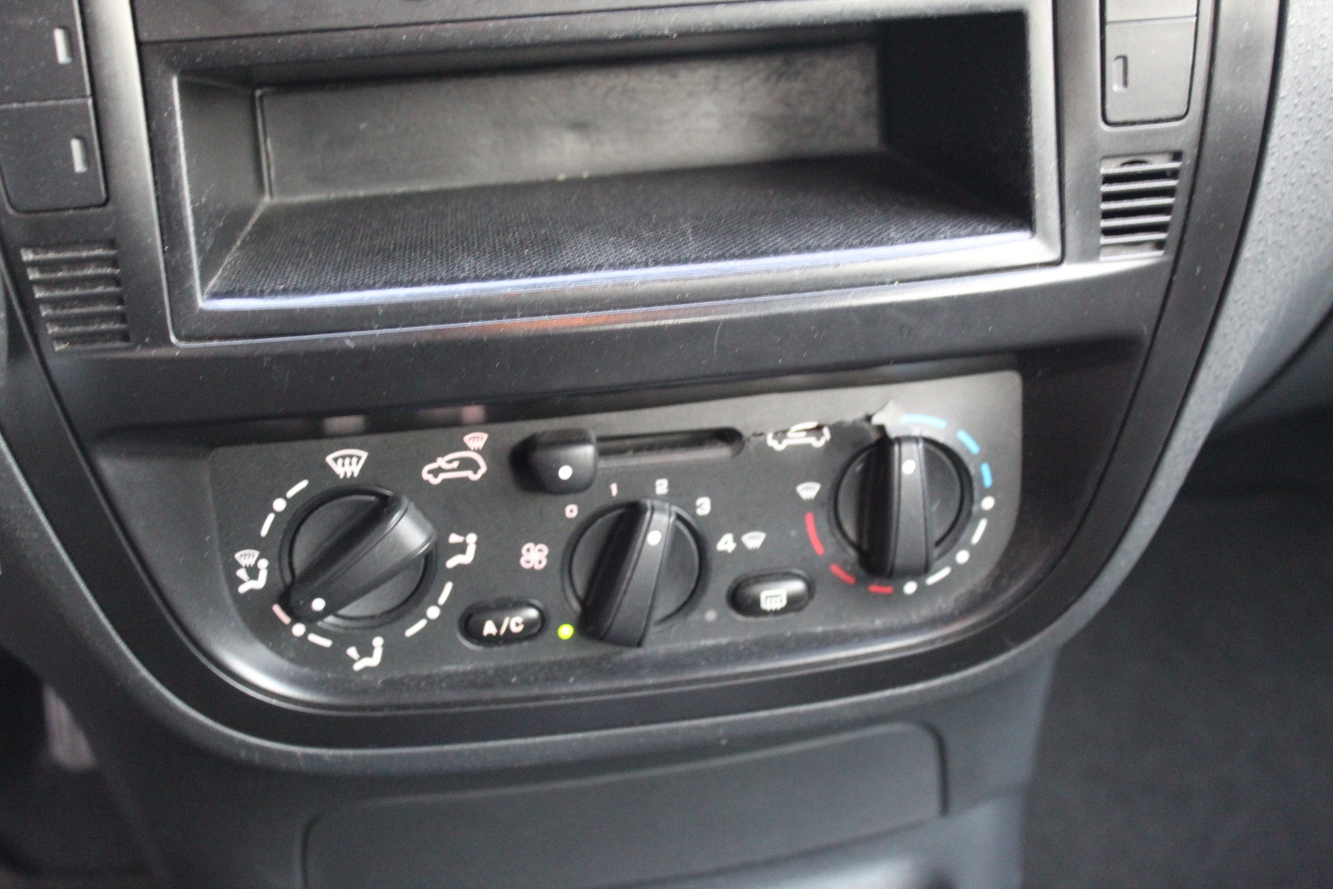 CITROEN C3 1.1i Furio-image-14