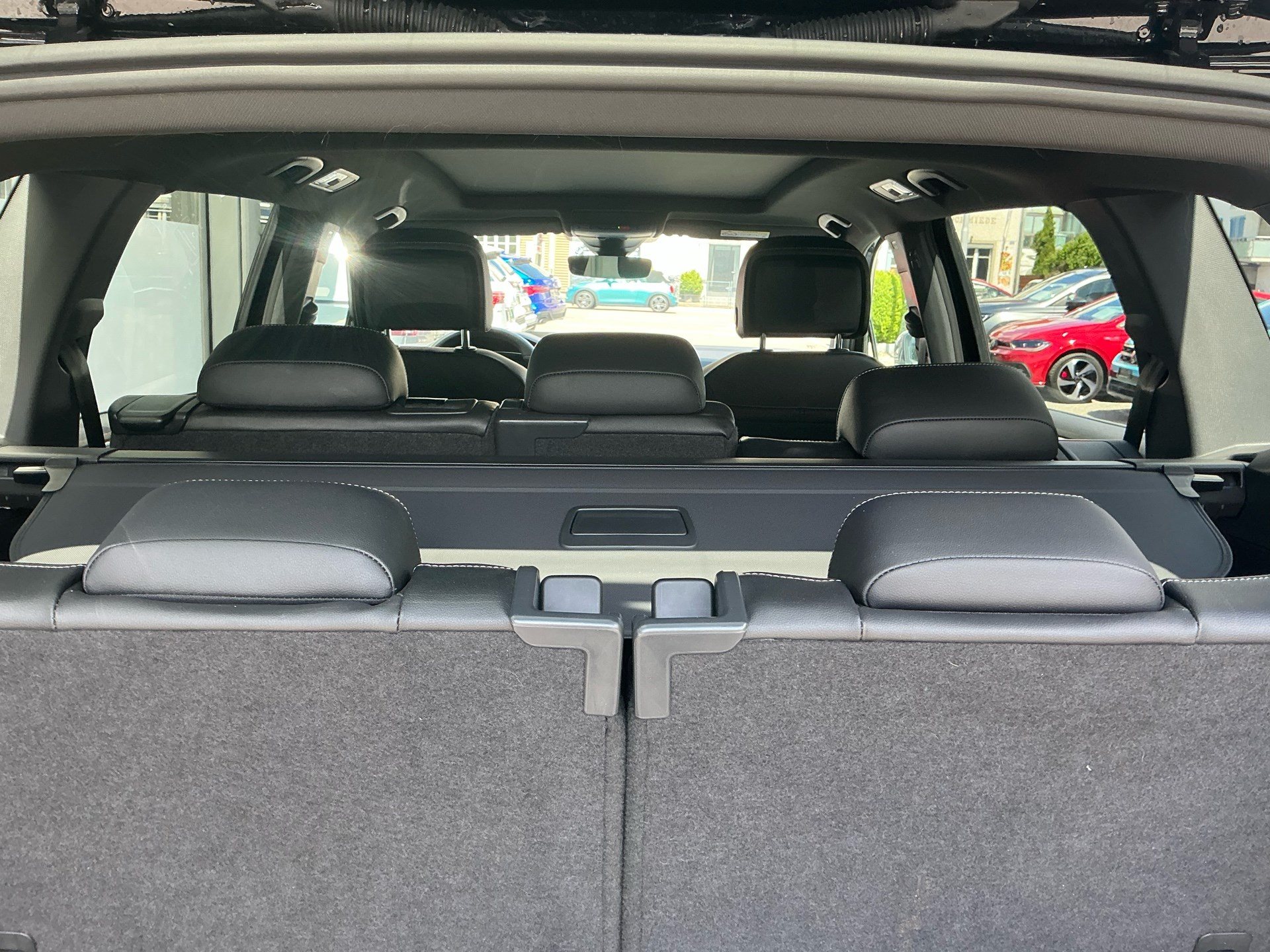 VW Tiguan Allspace R-LINE 4MOTION *** PANORAMAGLASDACH & ANHÄNGEKUPPLUNG ***-image-30