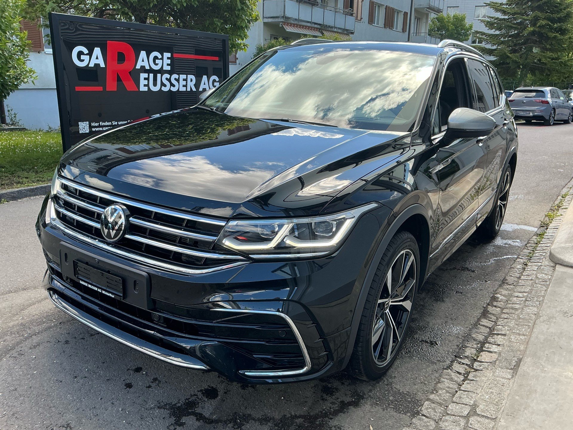 VW Tiguan Allspace R-LINE 4MOTION *** PANORAMAGLASDACH & ANHÄNGEKUPPLUNG ***