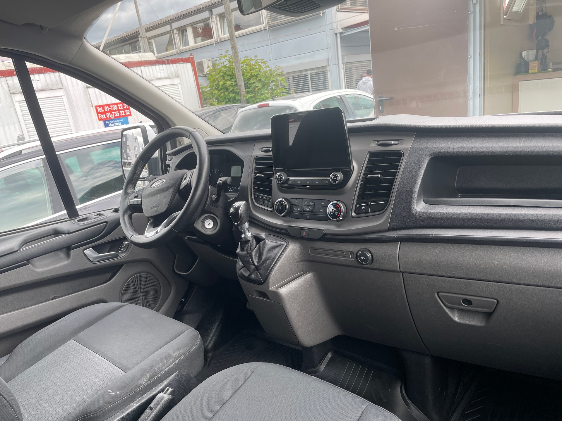 FORD Transit Custom Van 300 L2H1 DK Trend-image-7
