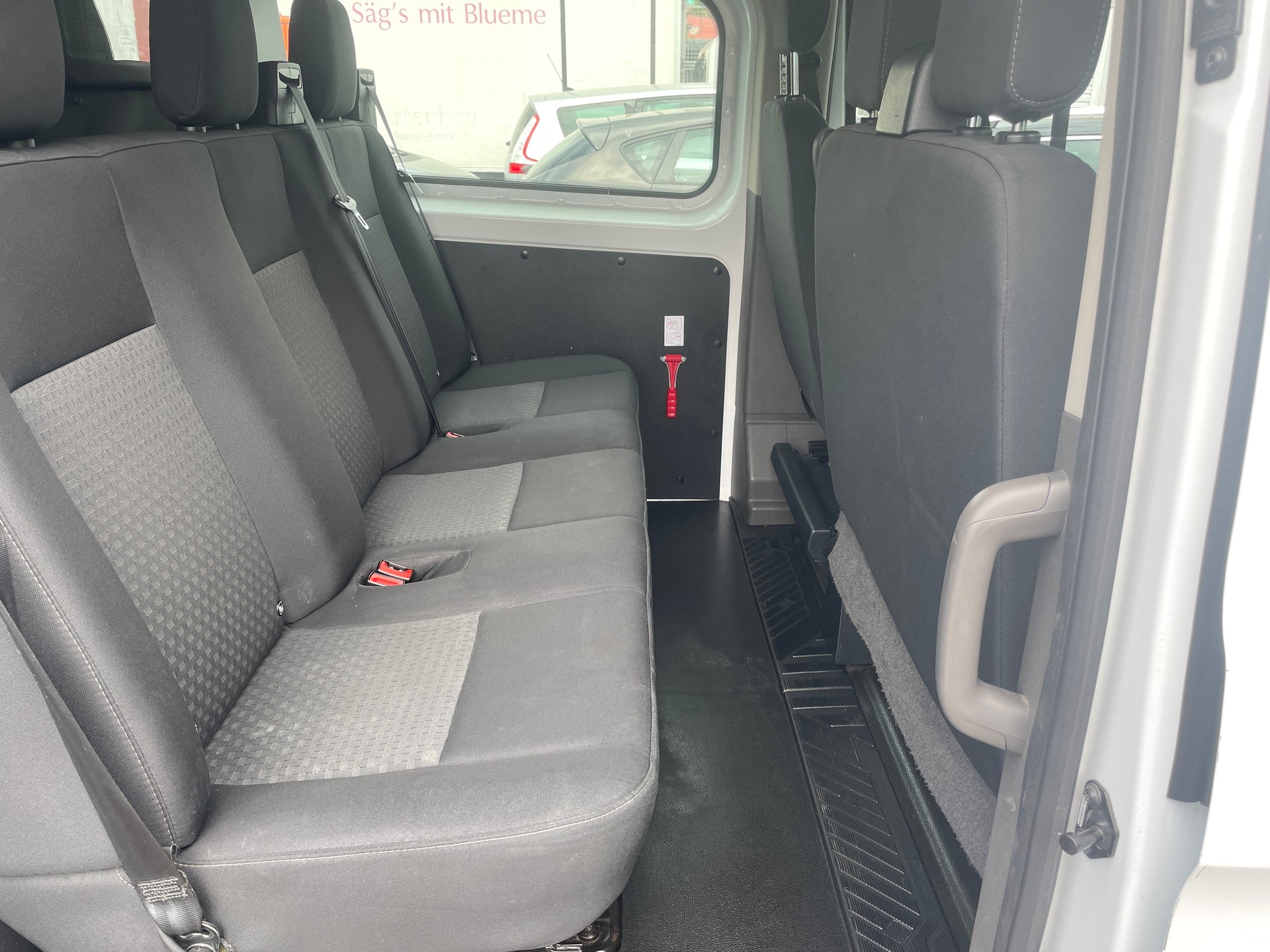 FORD Transit Custom Van 300 L2H1 DK Trend-image-10