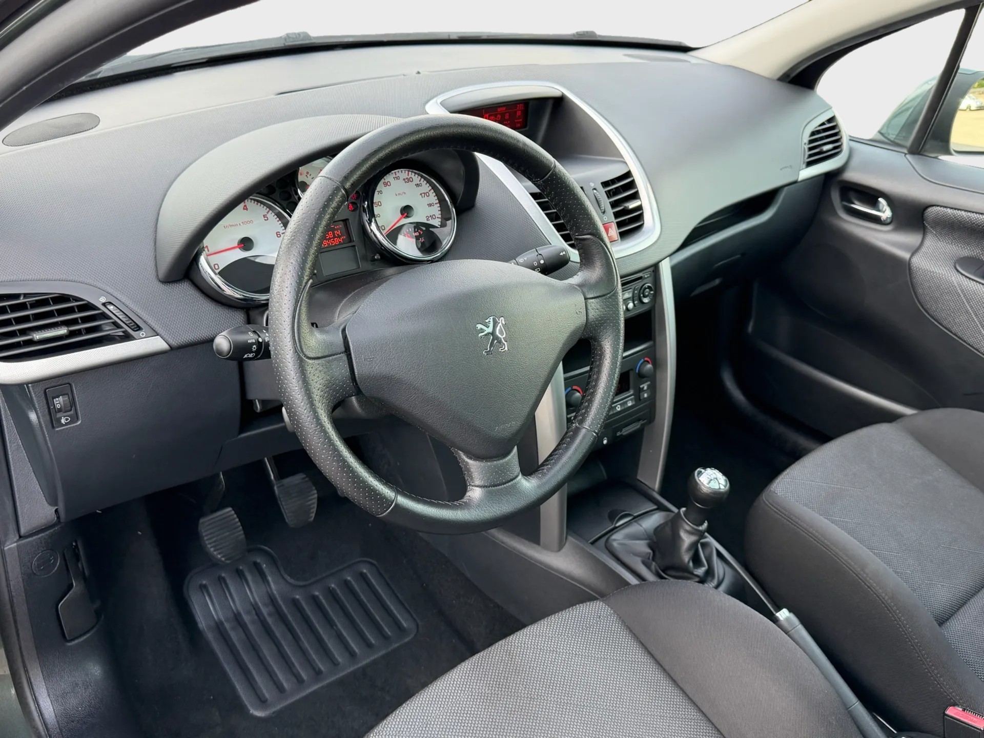 PEUGEOT 207 SW 1.6 16V Trendy-image-7