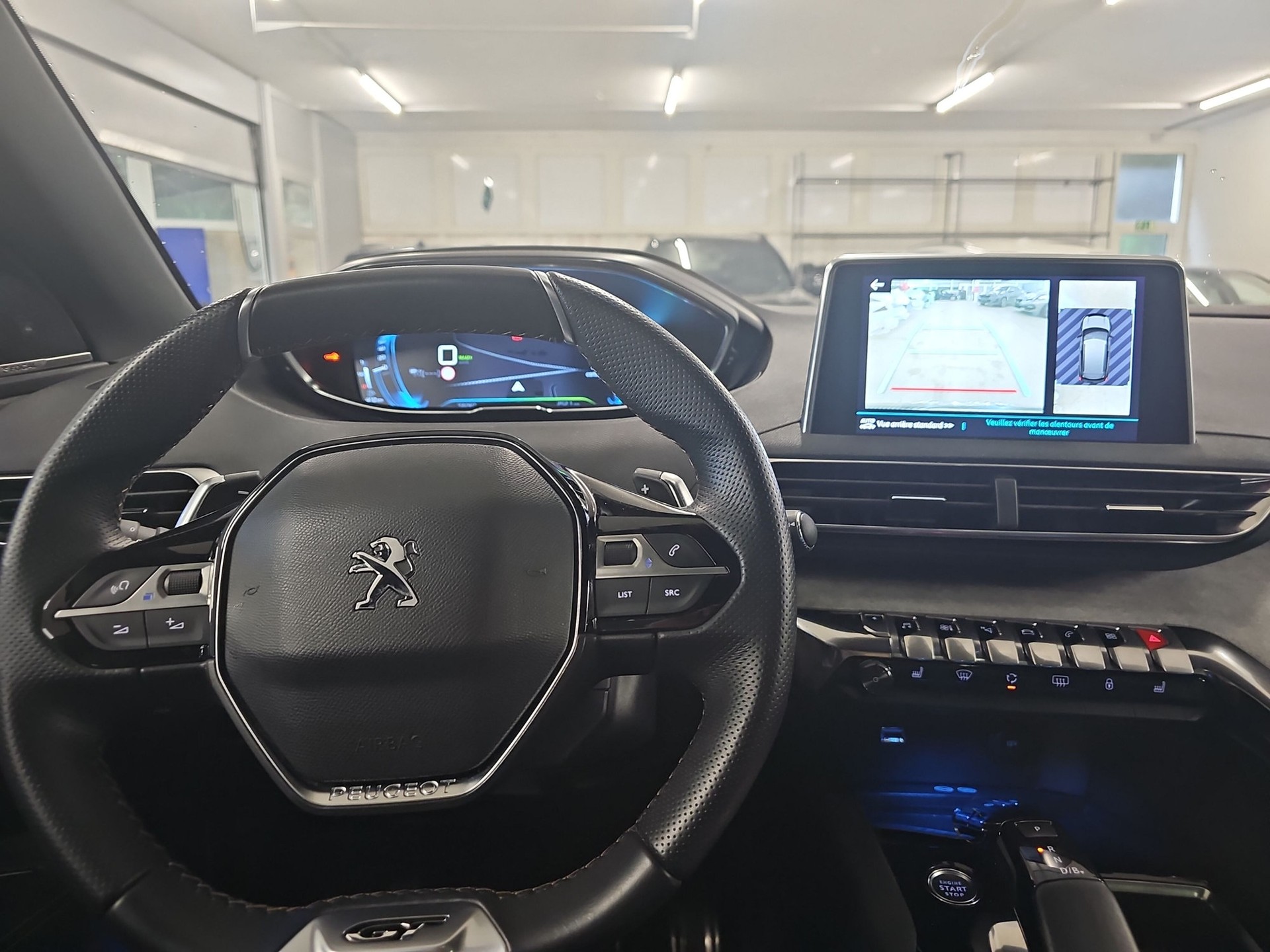 PEUGEOT 3008 300e Hybrid4 GT EAT8-image-11
