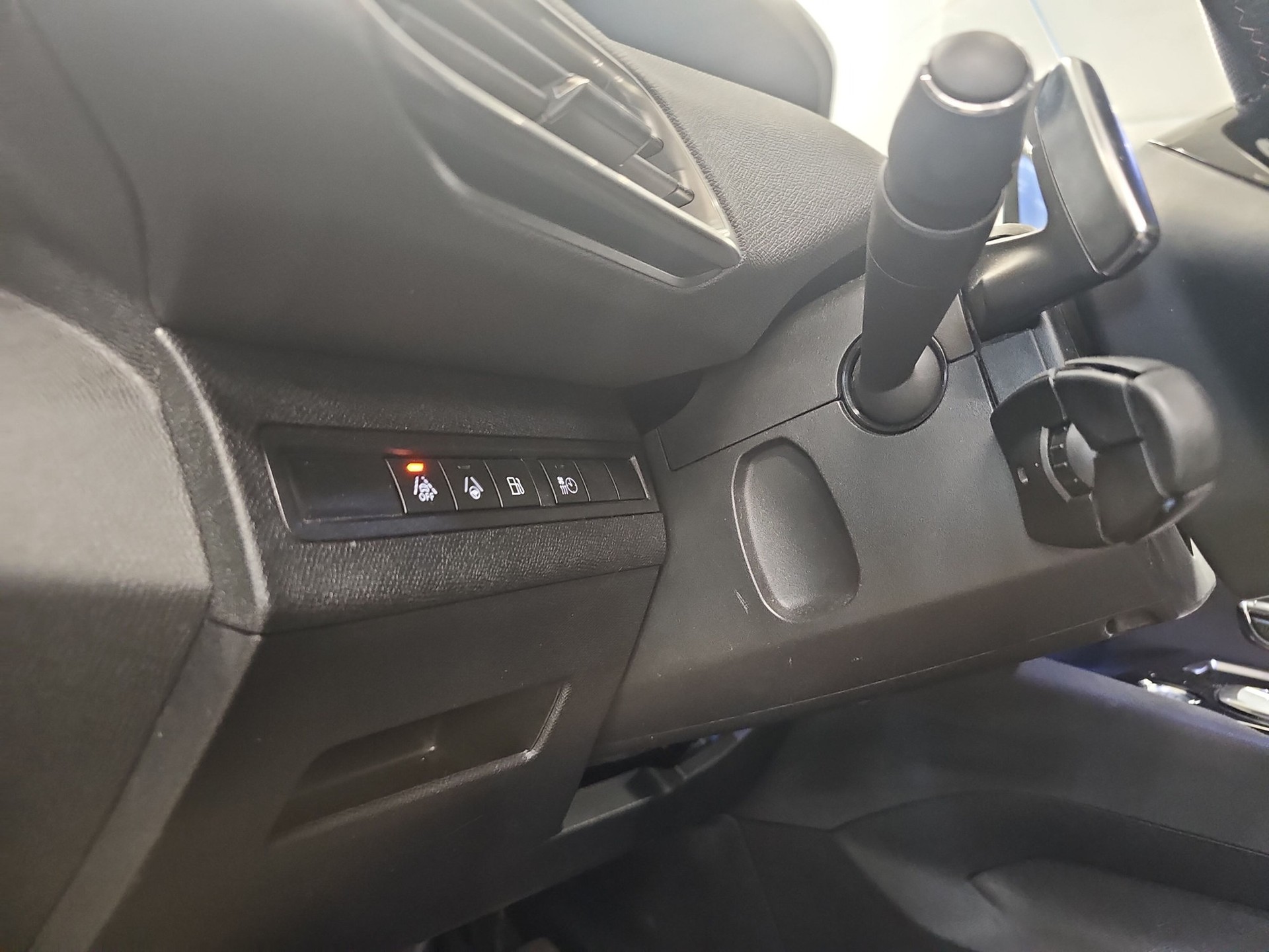 PEUGEOT 3008 300e Hybrid4 GT EAT8-image-19
