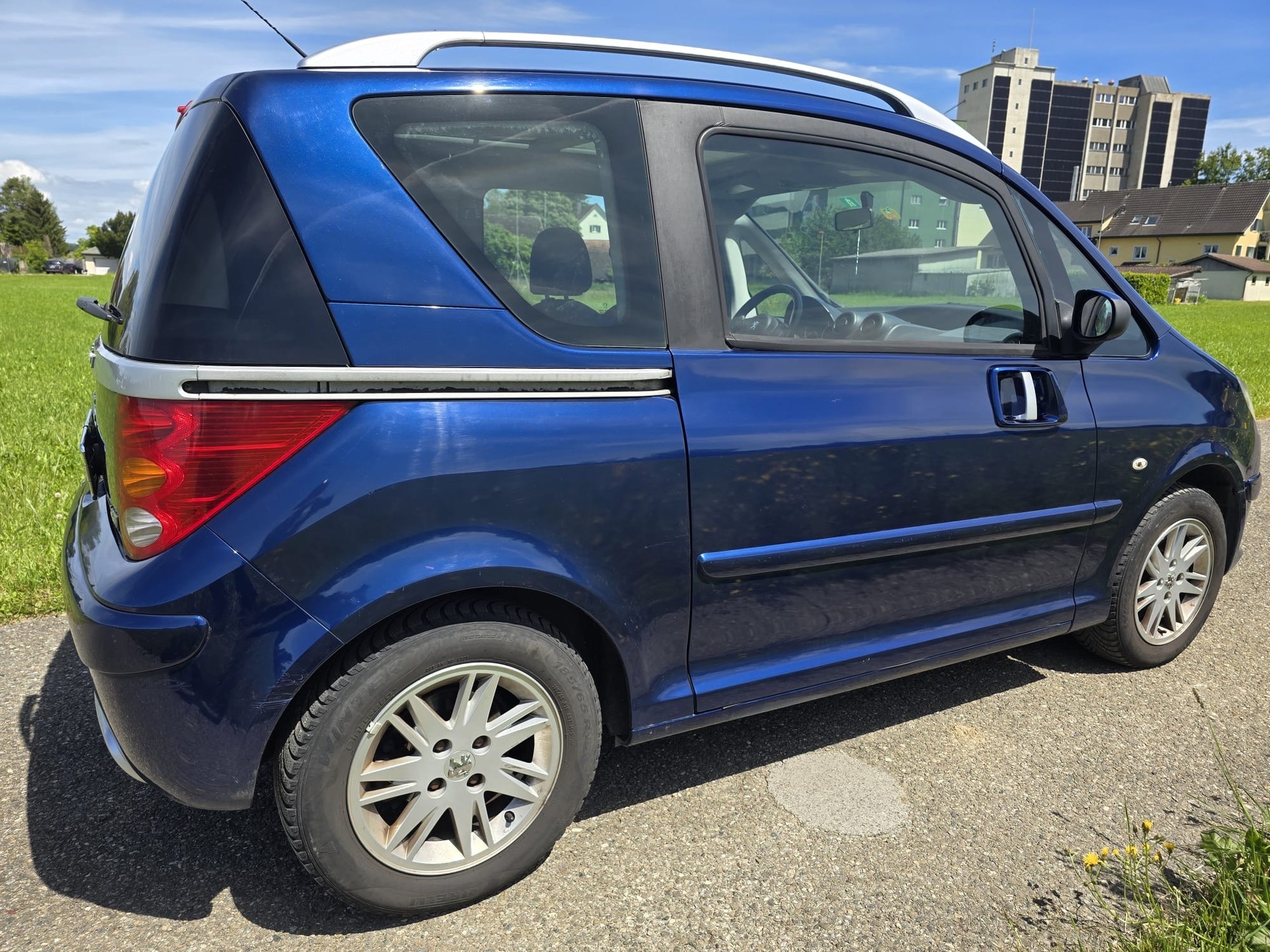 PEUGEOT 1007 1.6 HDI Sport-image-13