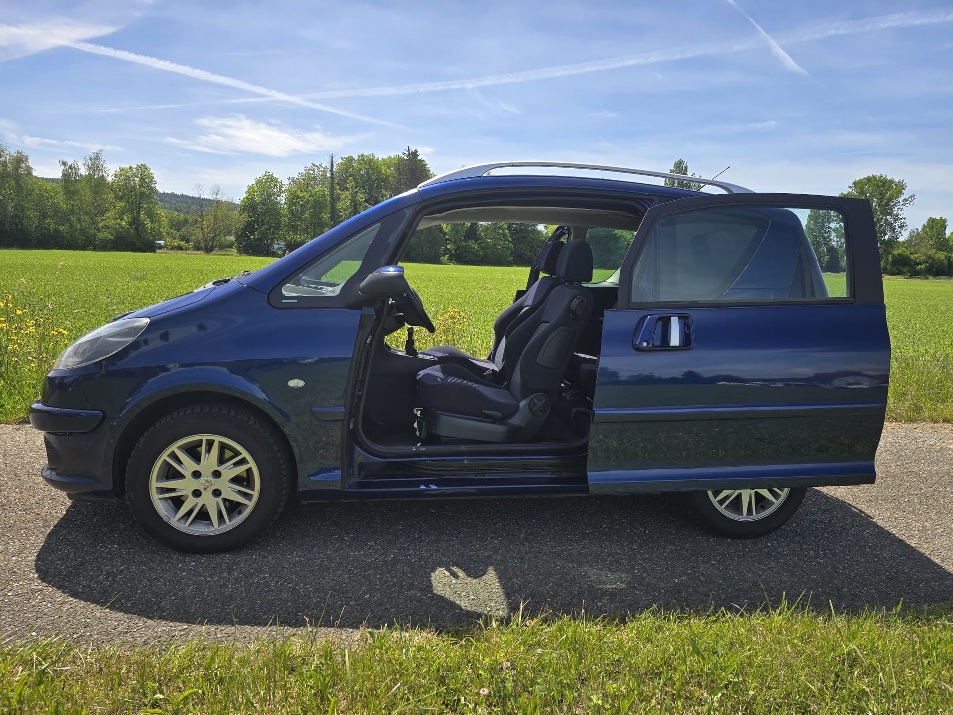 PEUGEOT 1007 1.6 HDI Sport-image-5