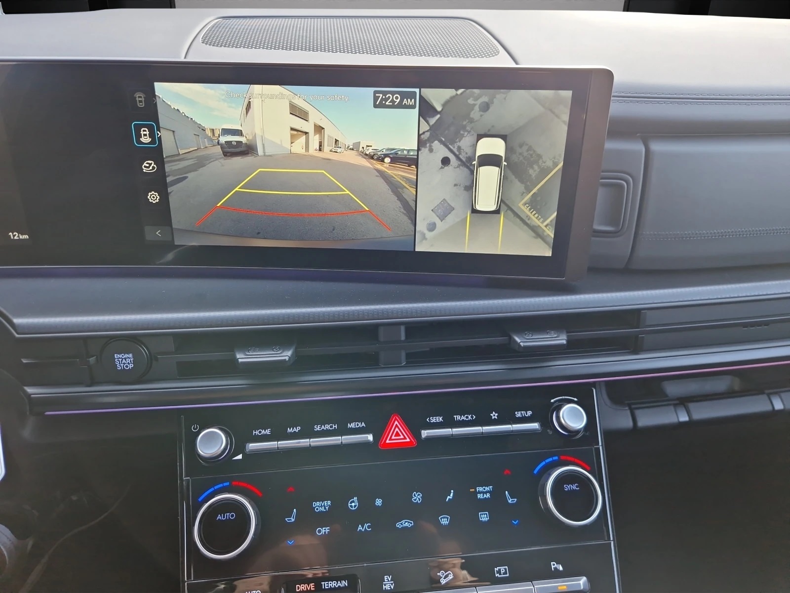 HYUNDAI Santa Fe 1.6 T-GDi PHEV Calligraphy 4WD Automatic-image-13