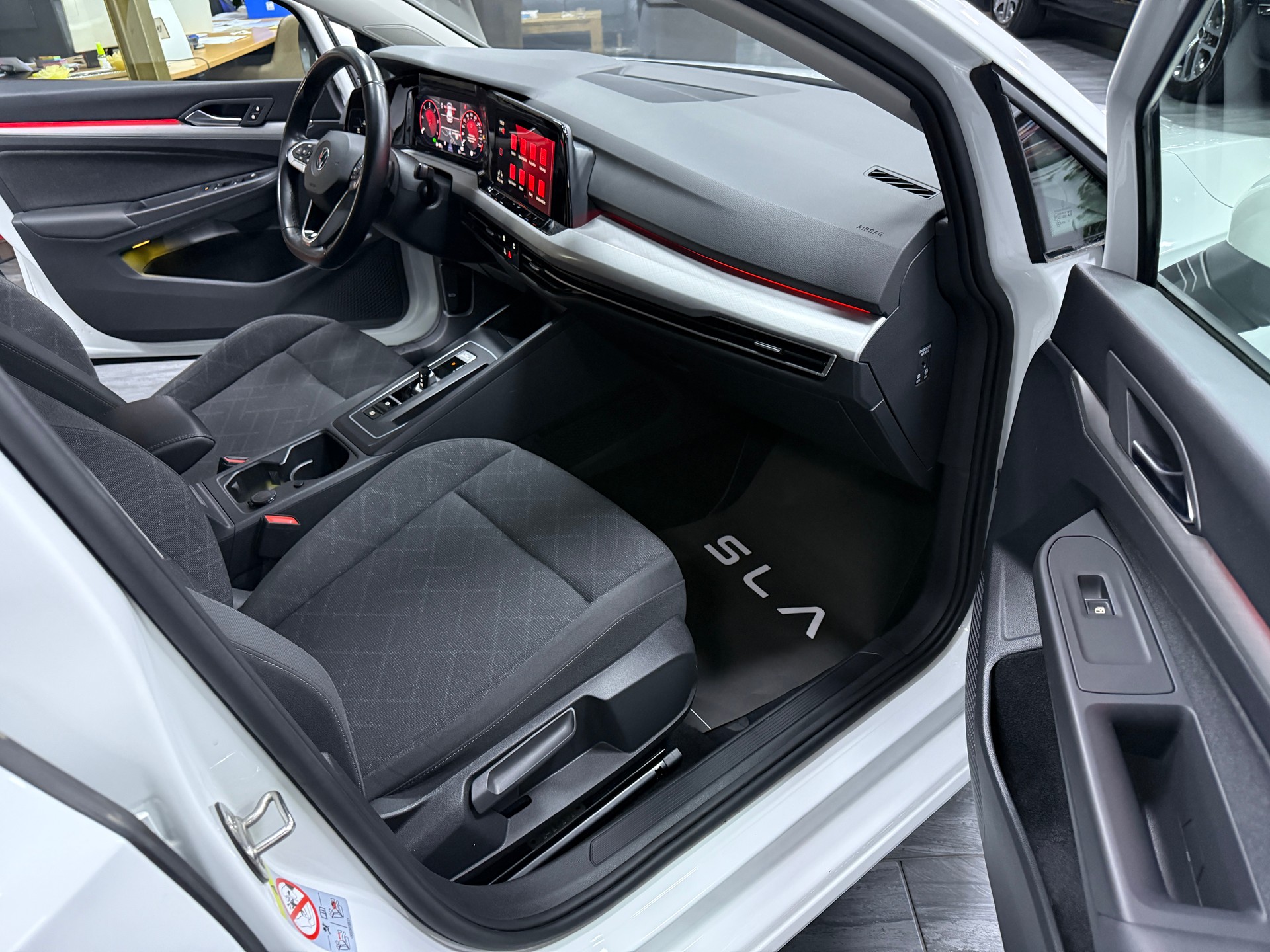 VW Golf 2.0 TDI Style DSG-image-9
