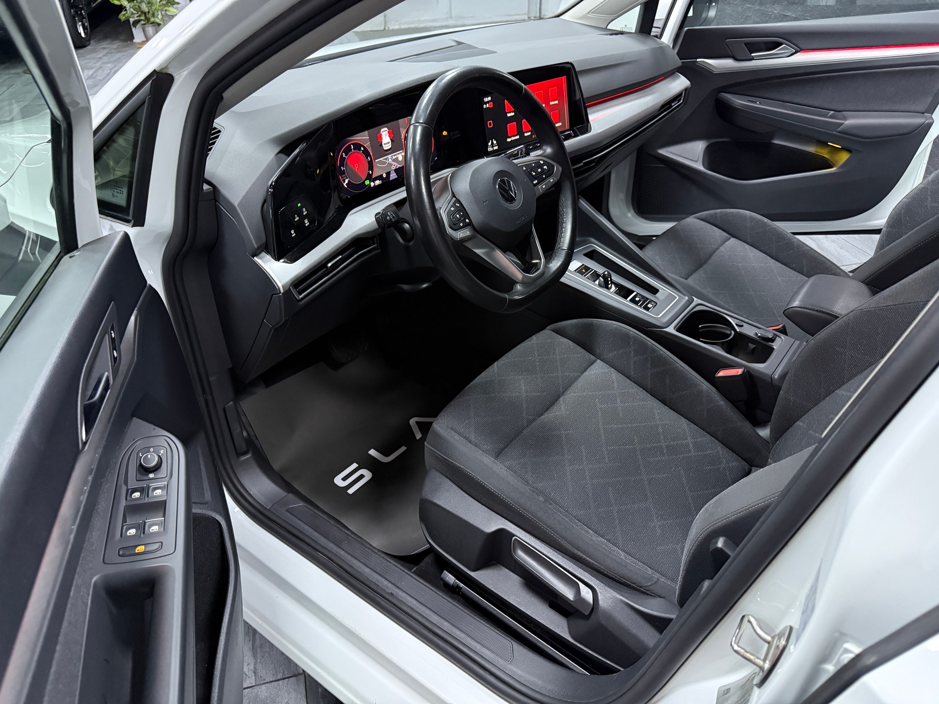 VW Golf 2.0 TDI Style DSG-image-8