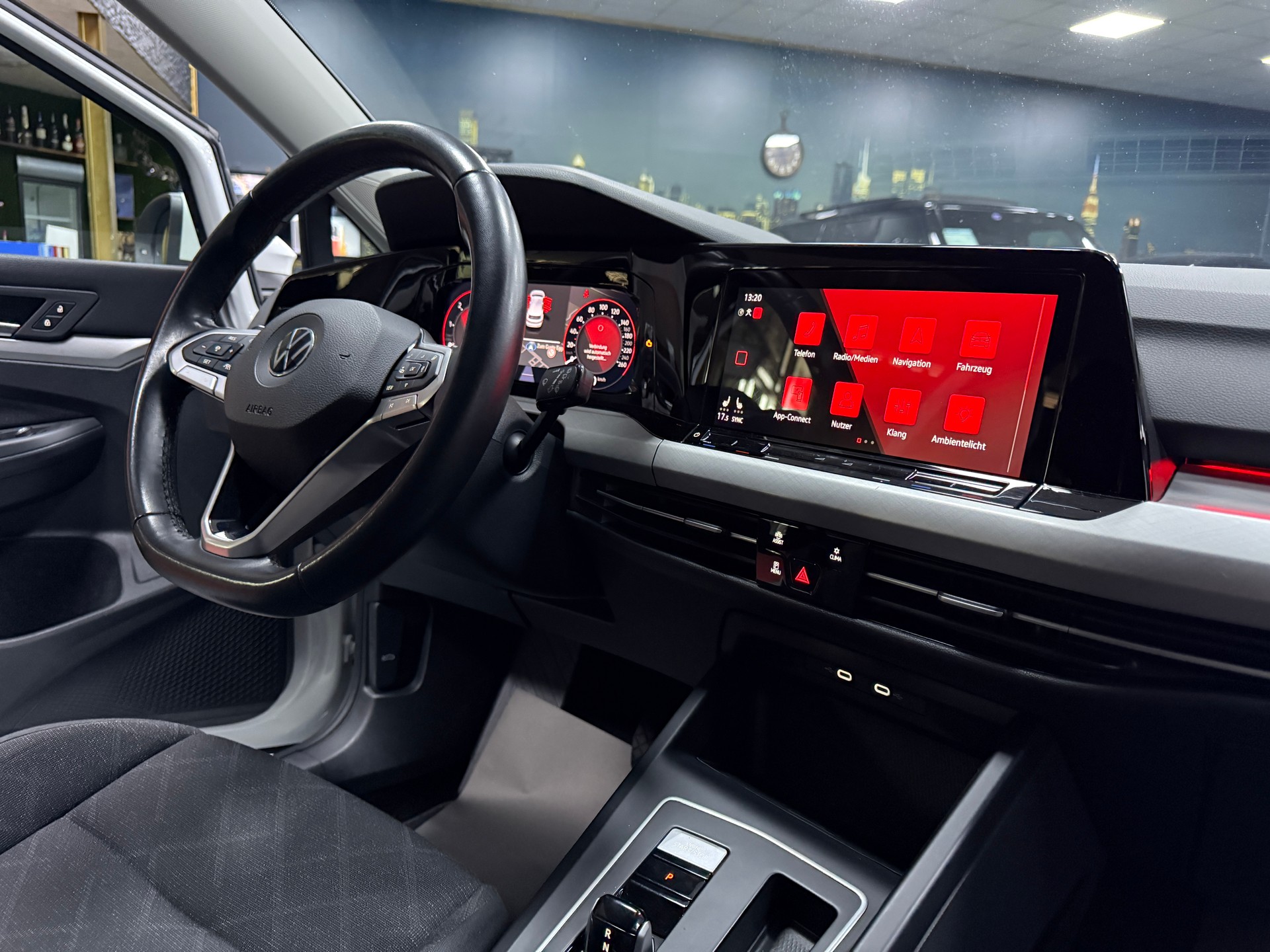 VW Golf 2.0 TDI Style DSG-image-12