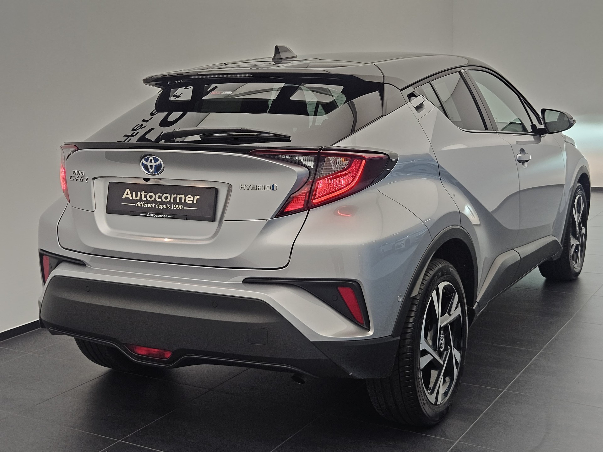 TOYOTA C-HR 1.8 HSD CVT Trend-image-6