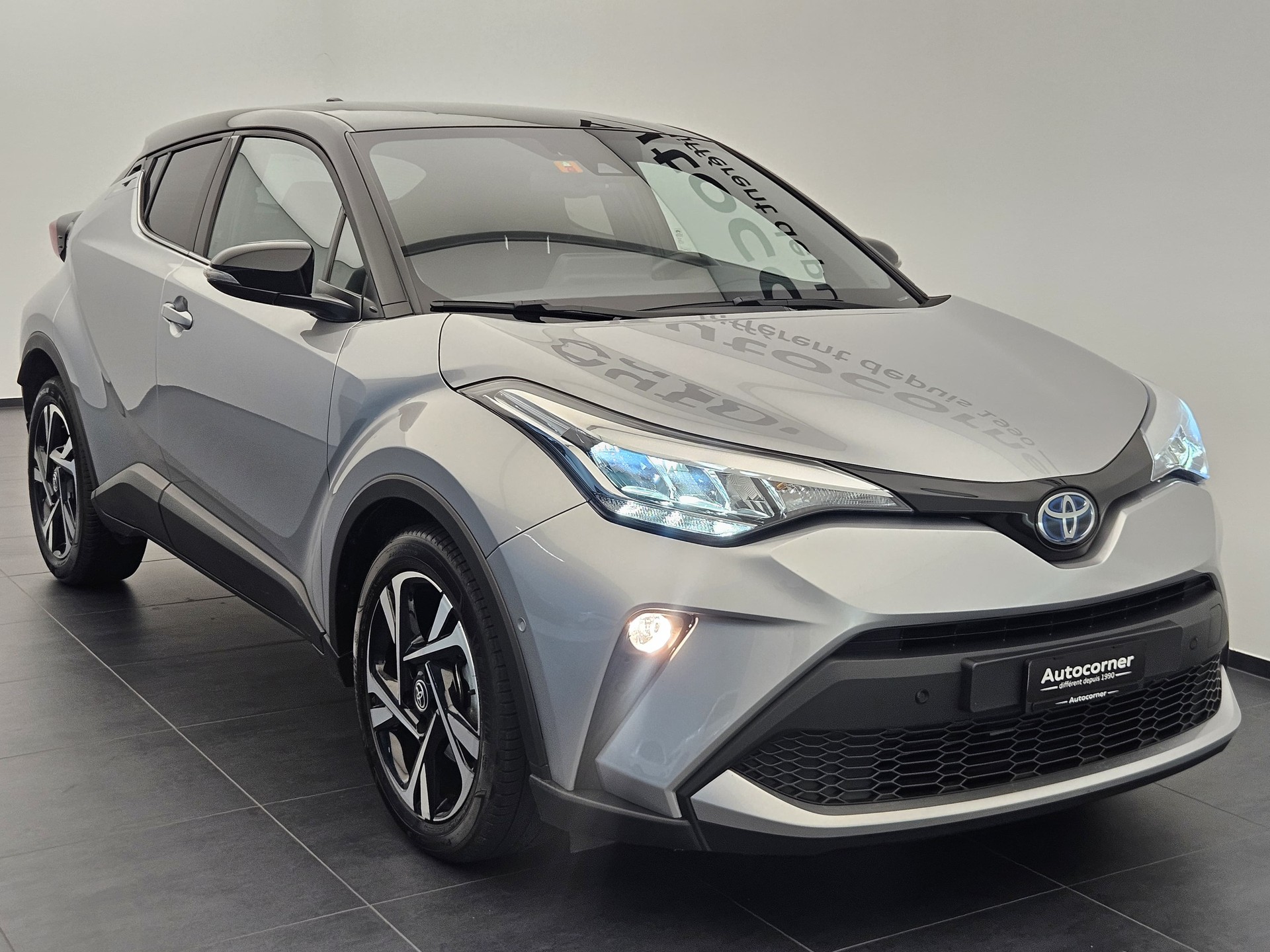 TOYOTA C-HR 1.8 HSD CVT Trend-image-4