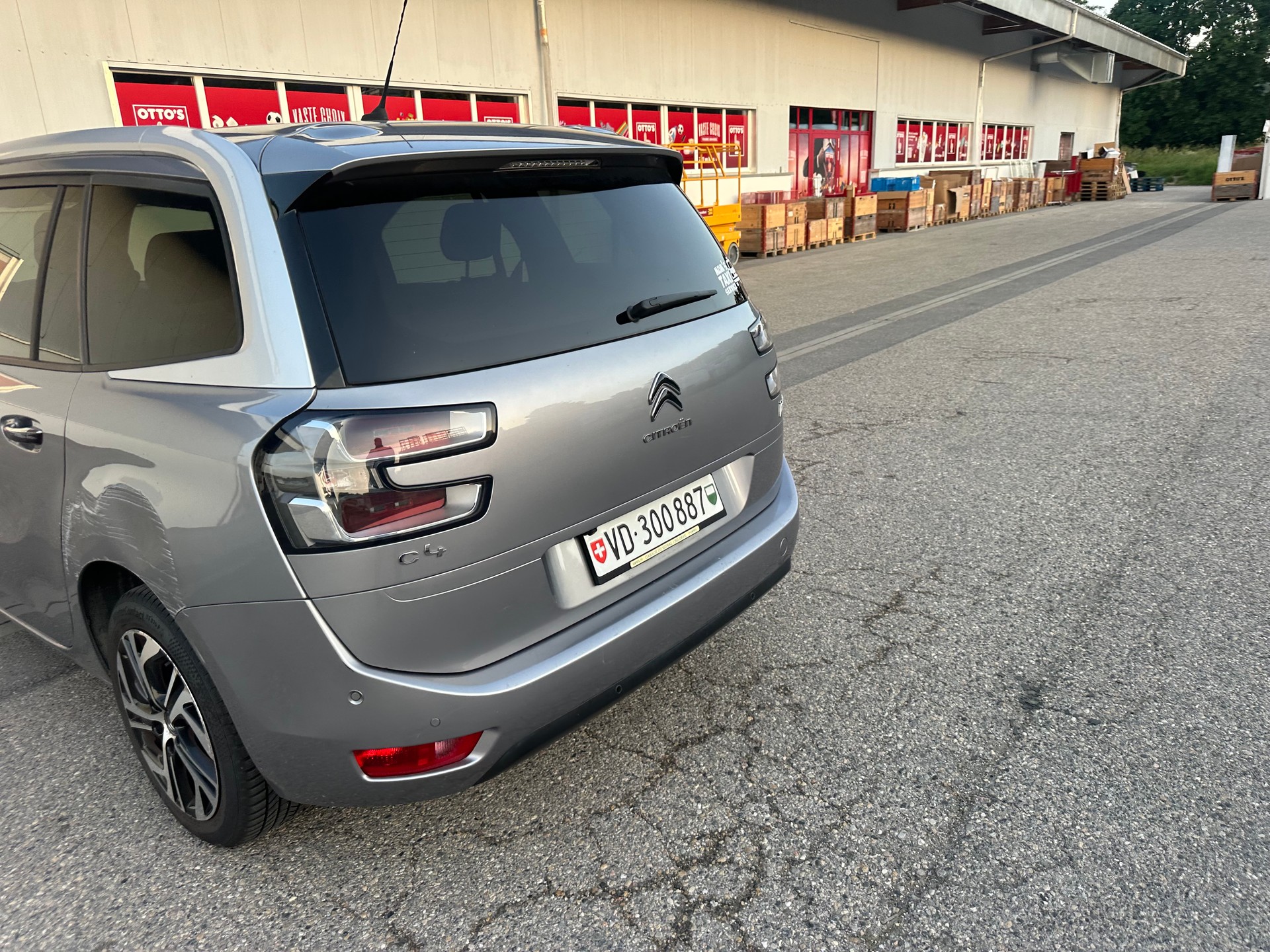 CITROEN C4 Picasso 1.2 Pure Tech Séduction-image-3
