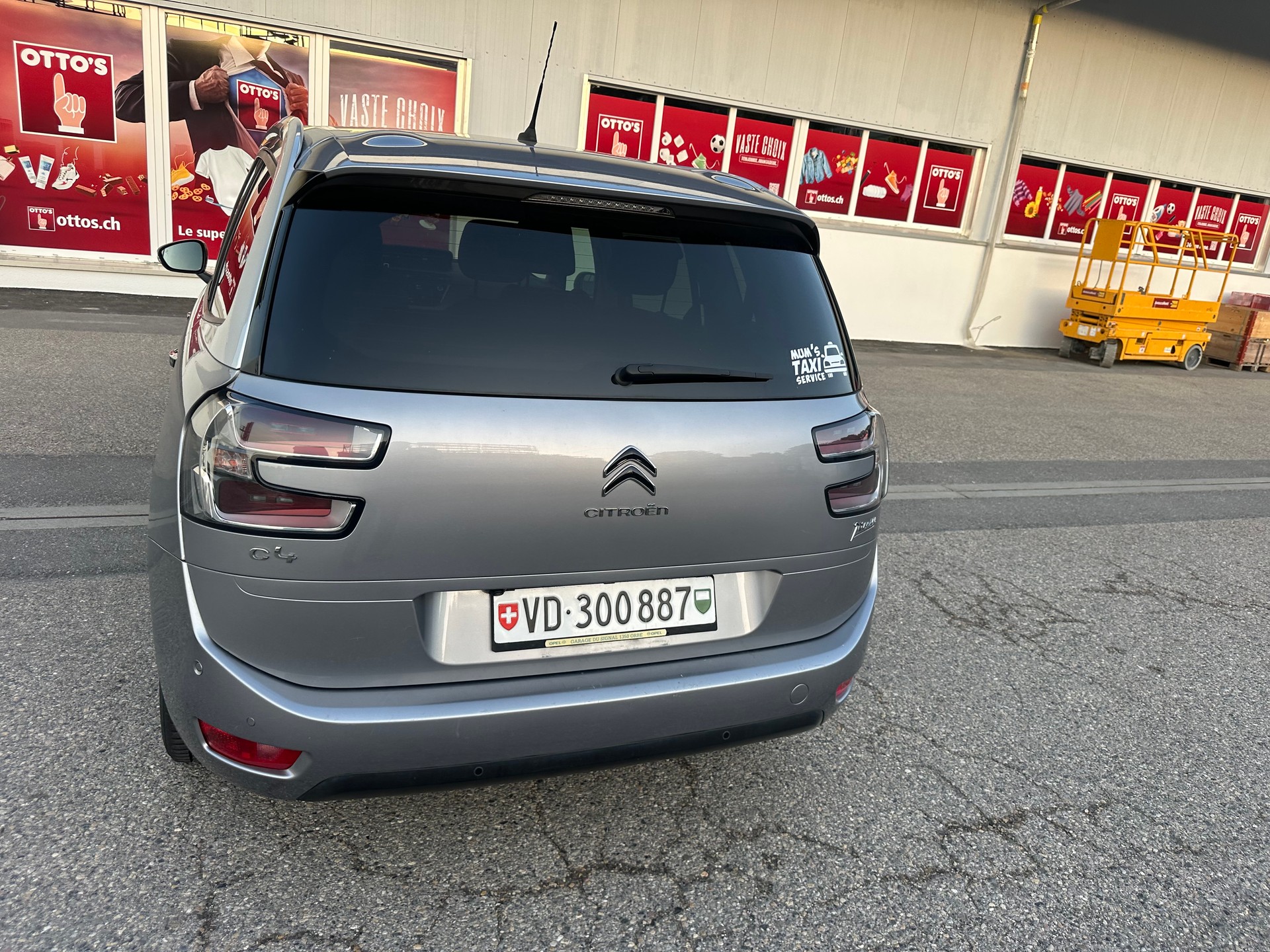 CITROEN C4 Picasso 1.2 Pure Tech Séduction-image-4