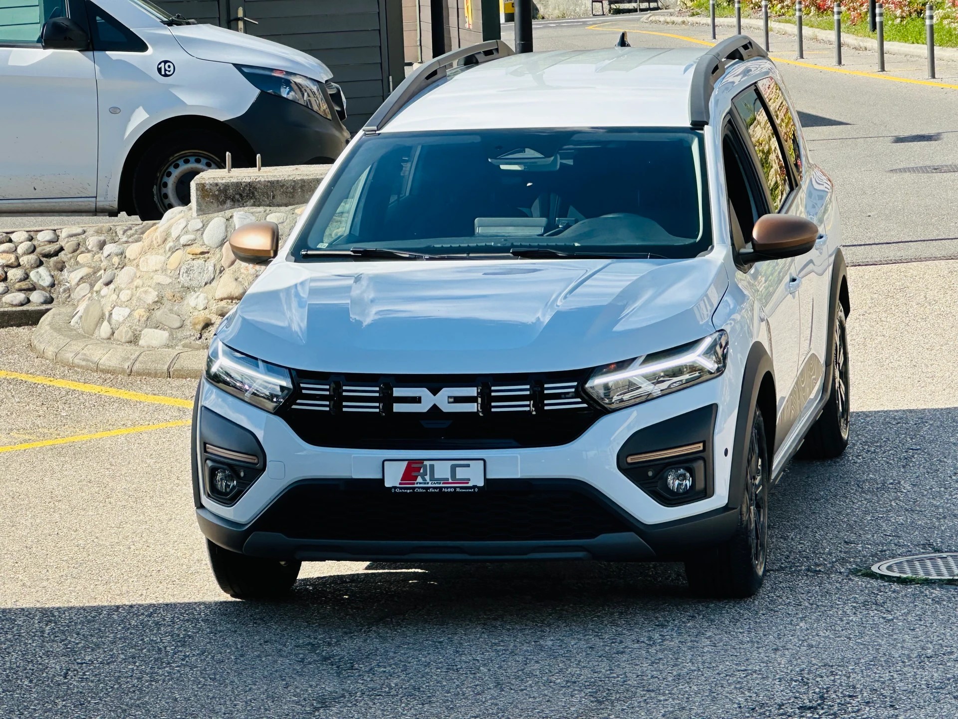 DACIA Jogger HEV 140 Extreme-image-15