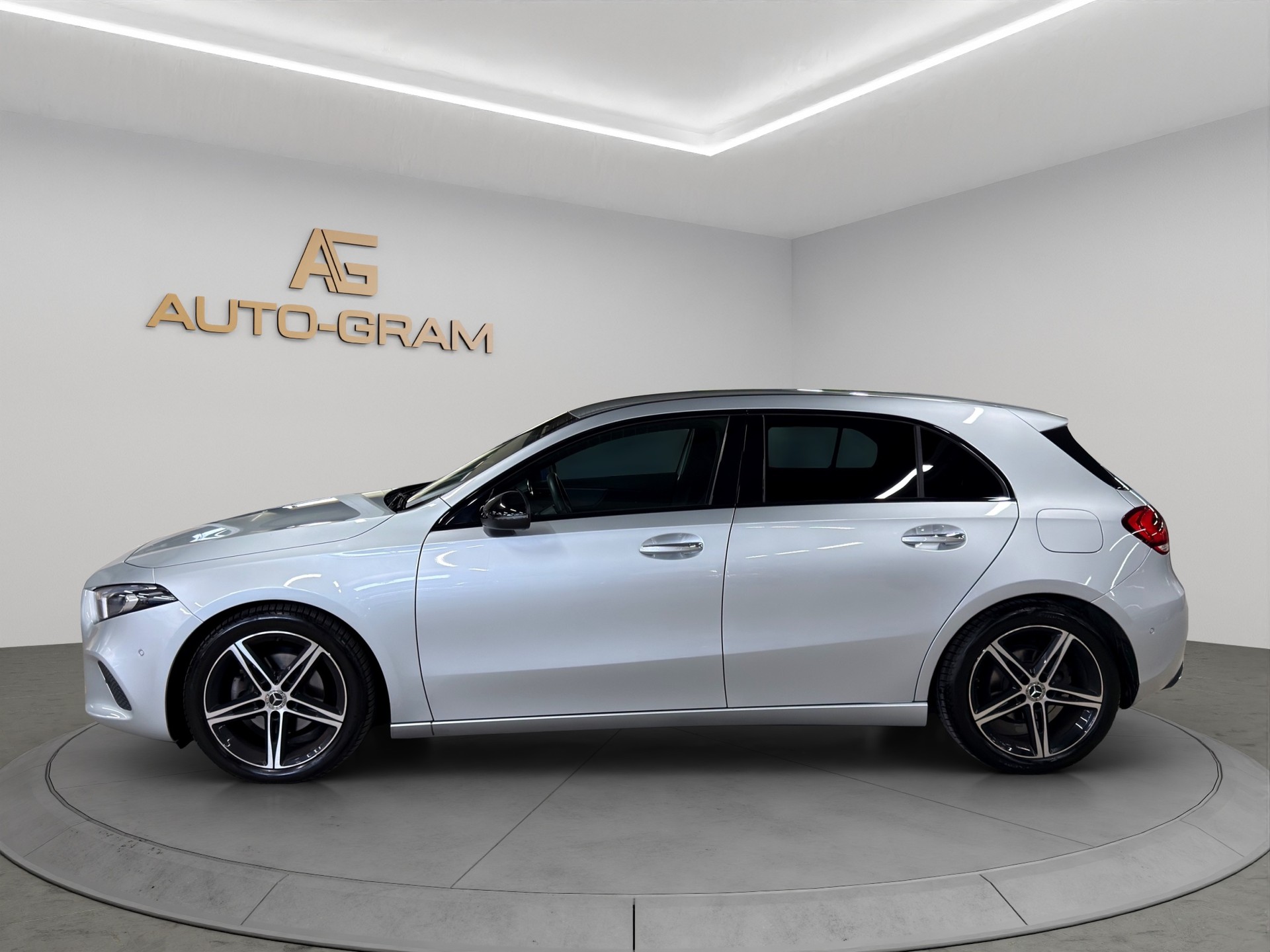 MERCEDES-BENZ A 160 Style-image-2